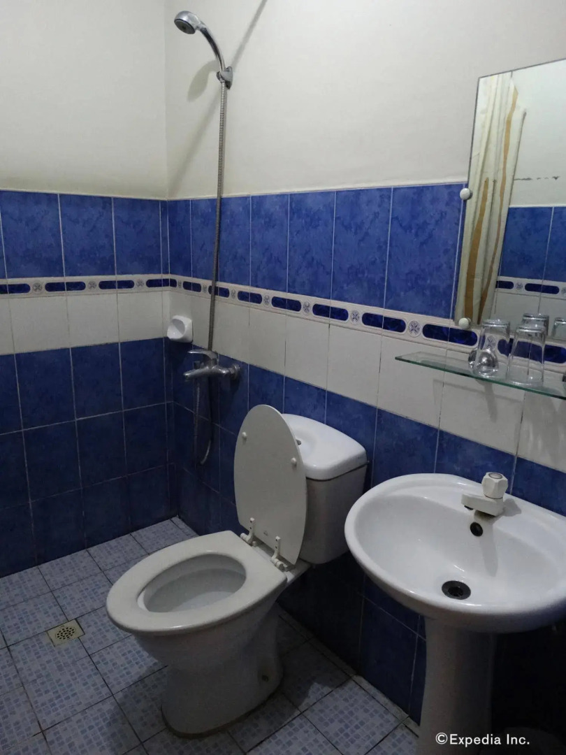 Sun Avenue Tourist Inn & Cafe