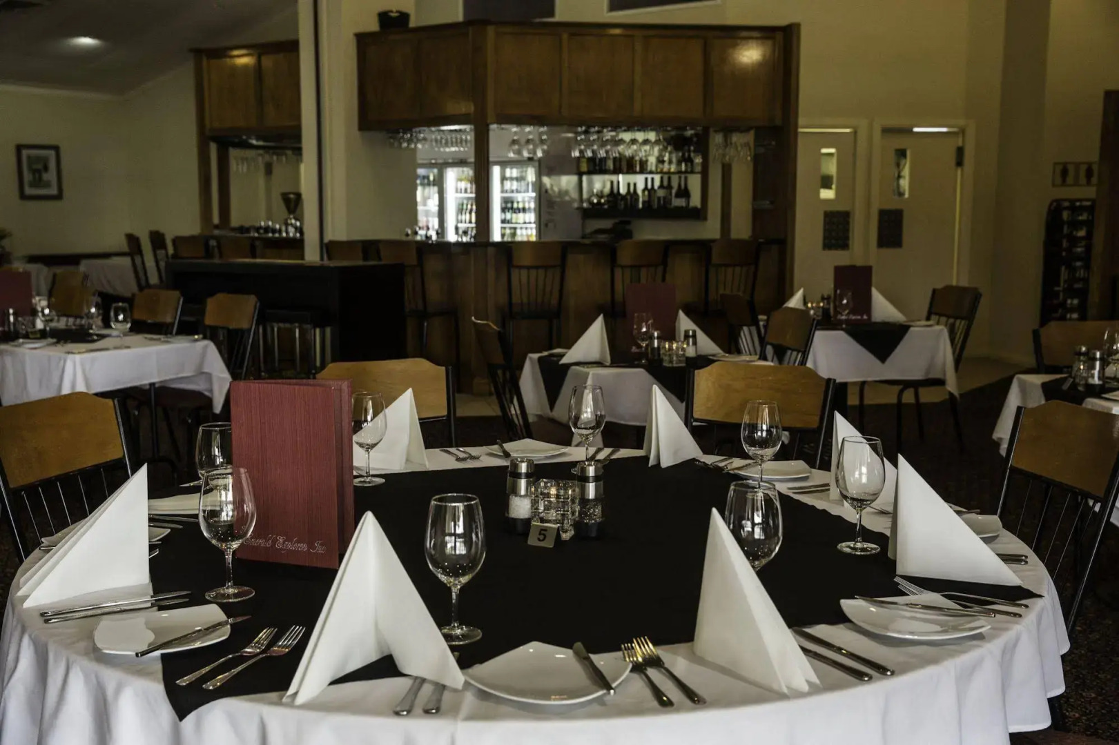 Emerald Explorers Inn