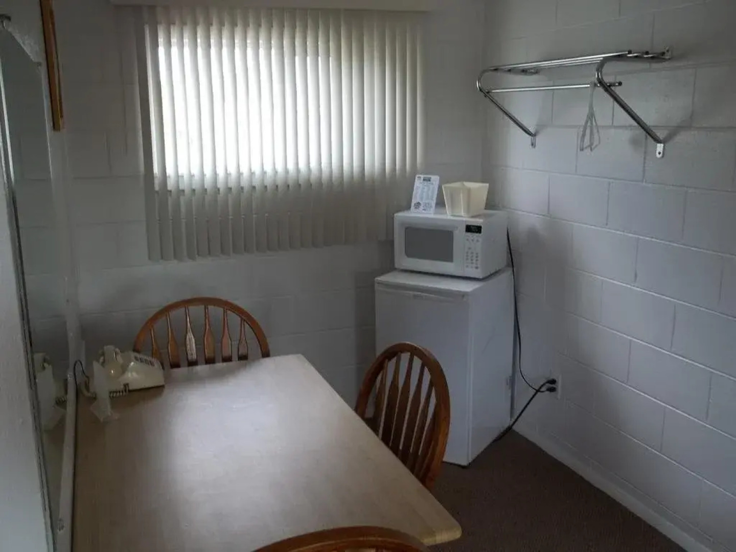 Budget Host Elk Antler Inn