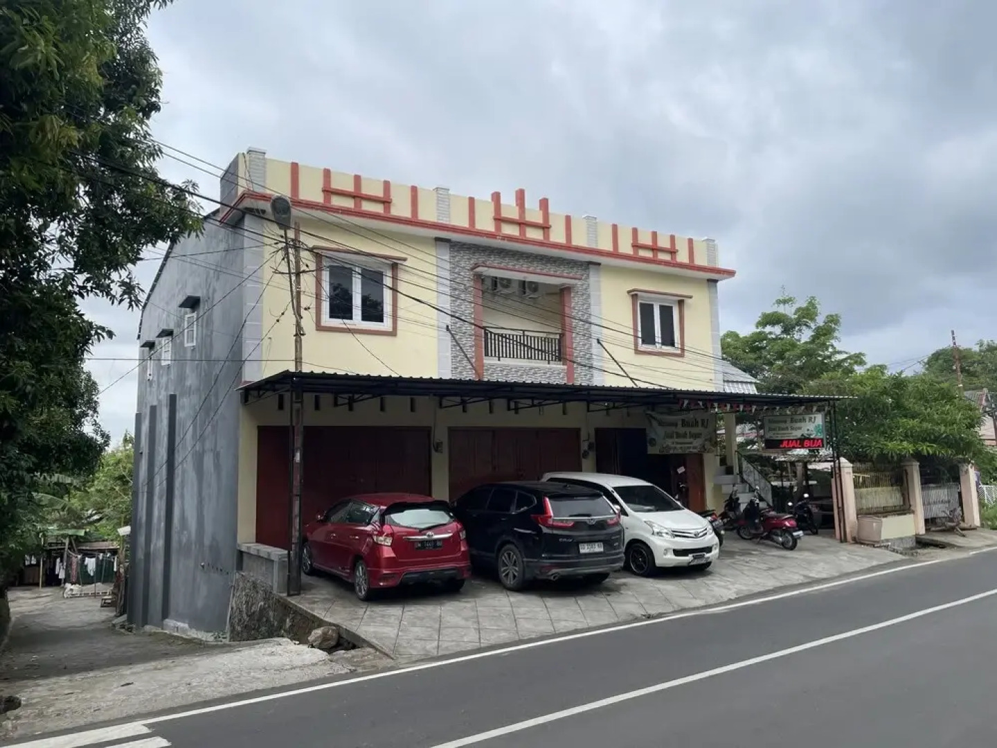 OYO 93412 Kost Irma Syariah Near UPTD SMP Negeri 8 Parepare