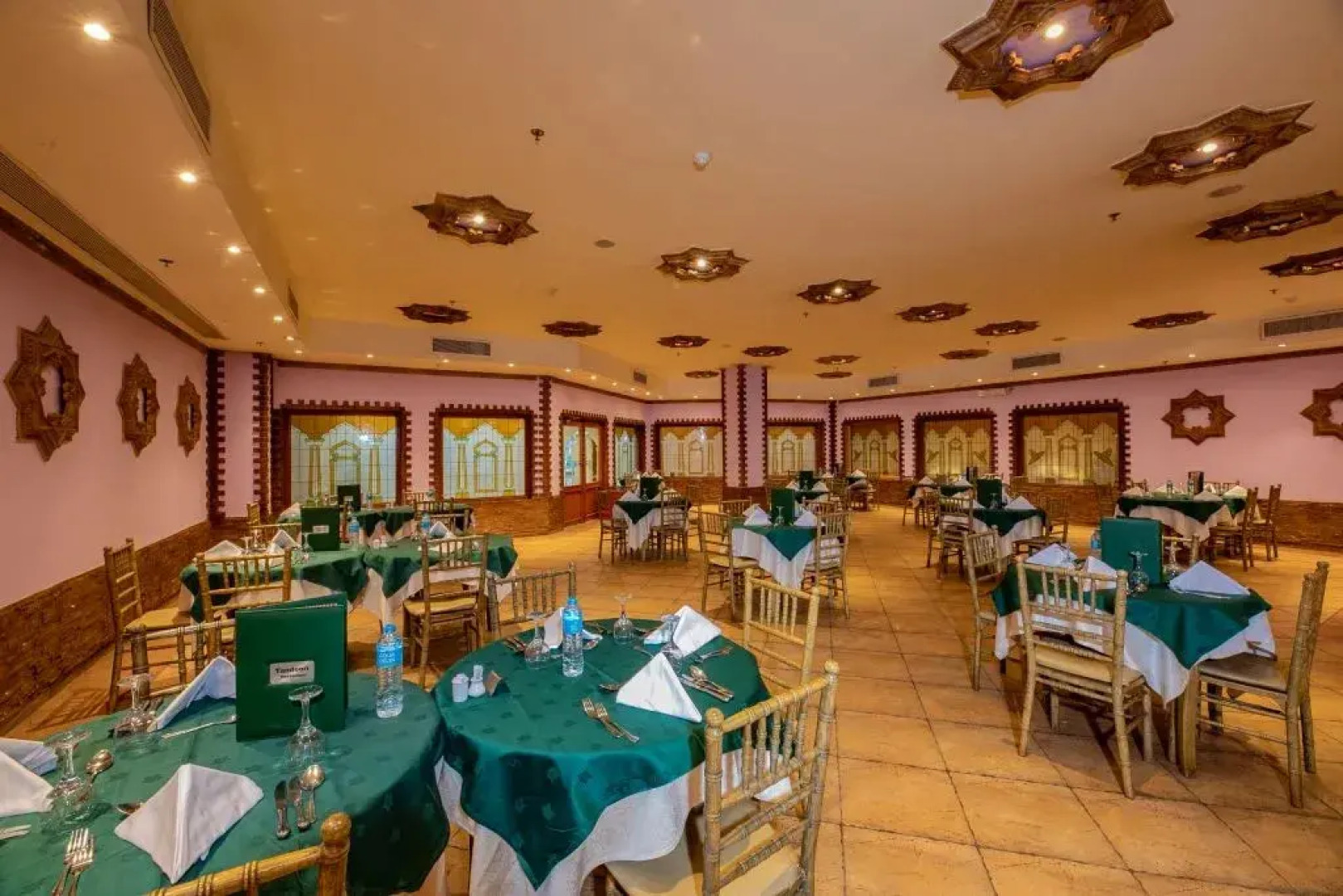 Titanic Palace - Families and Couples only