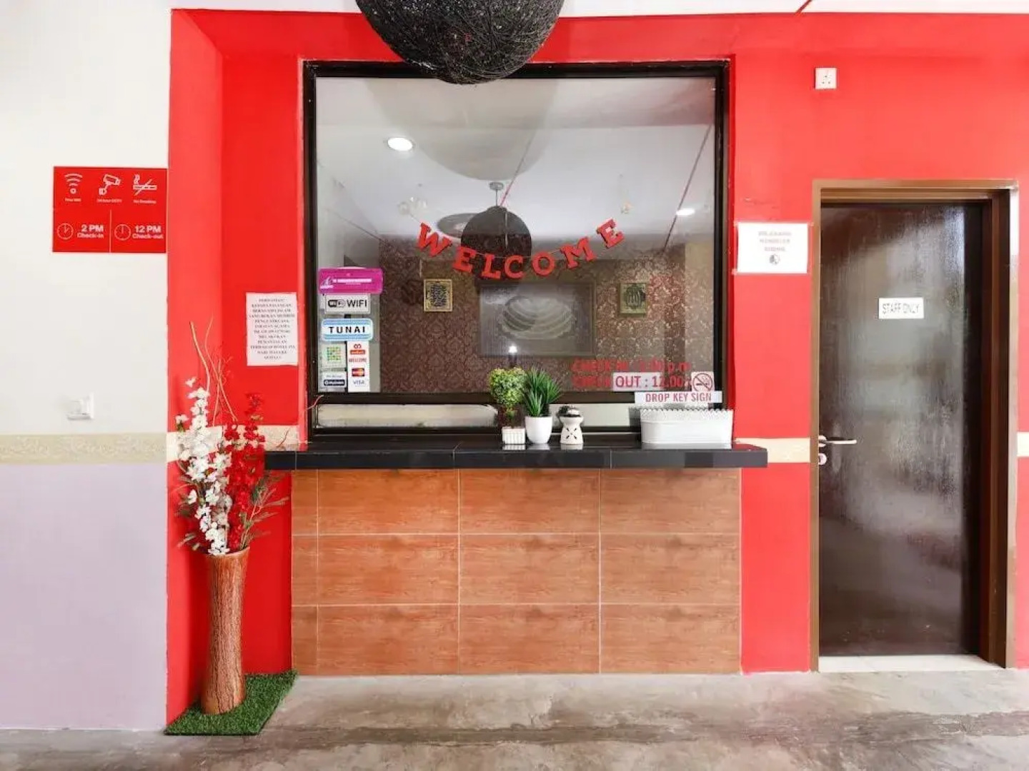 OYO 712 Hotel Corridor