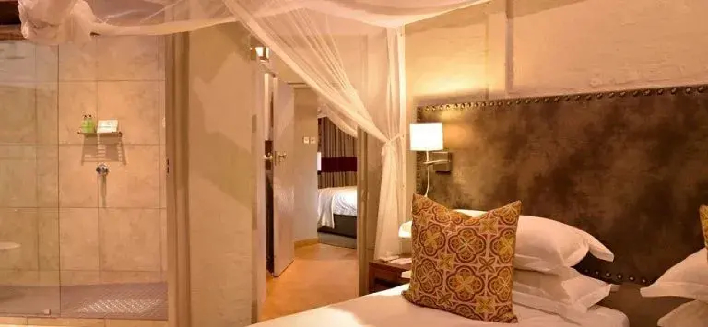 Victoria Falls Safari Suites