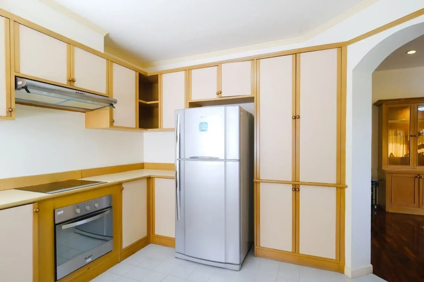 Seastar Hotel And Service Apartment