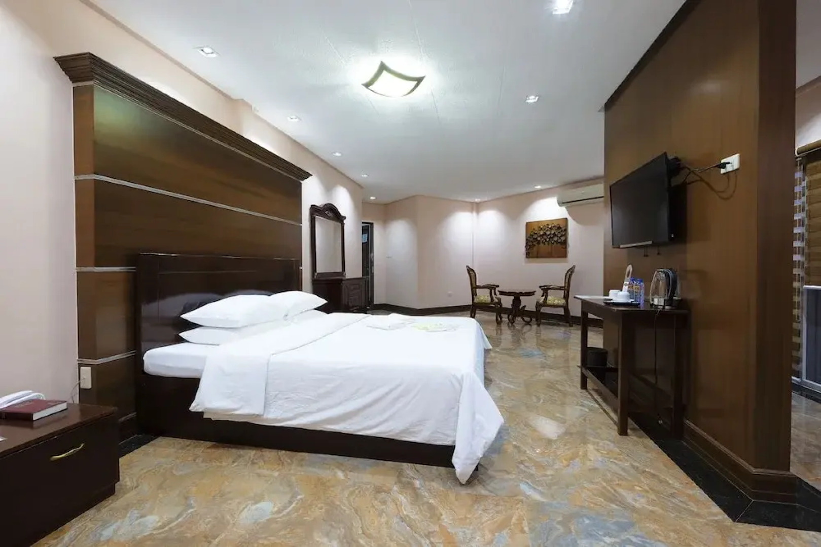 JAPI Traveller's Hotel & Restaurant - Main