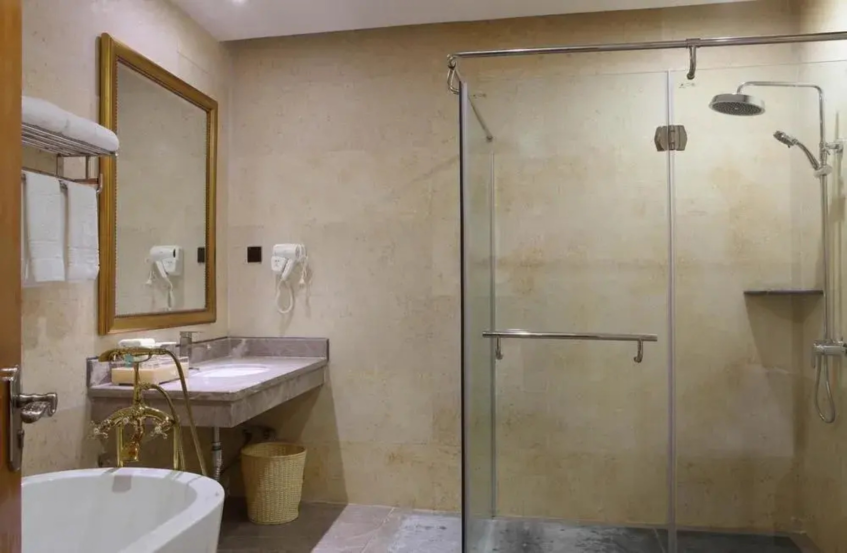 Jindun International Holidy Hotel