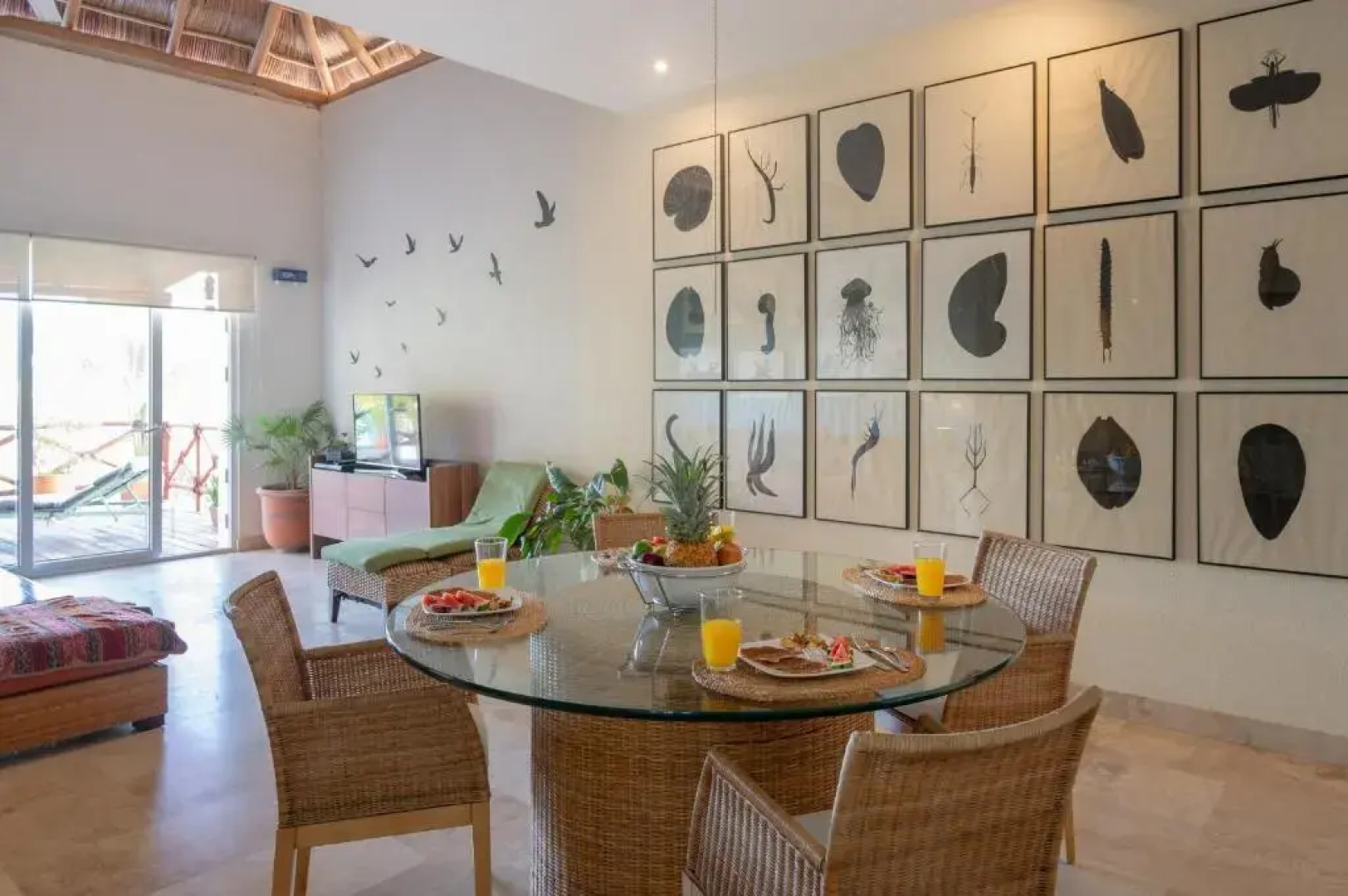 Pajaro de Fuego, Chelsea's Luxury Units