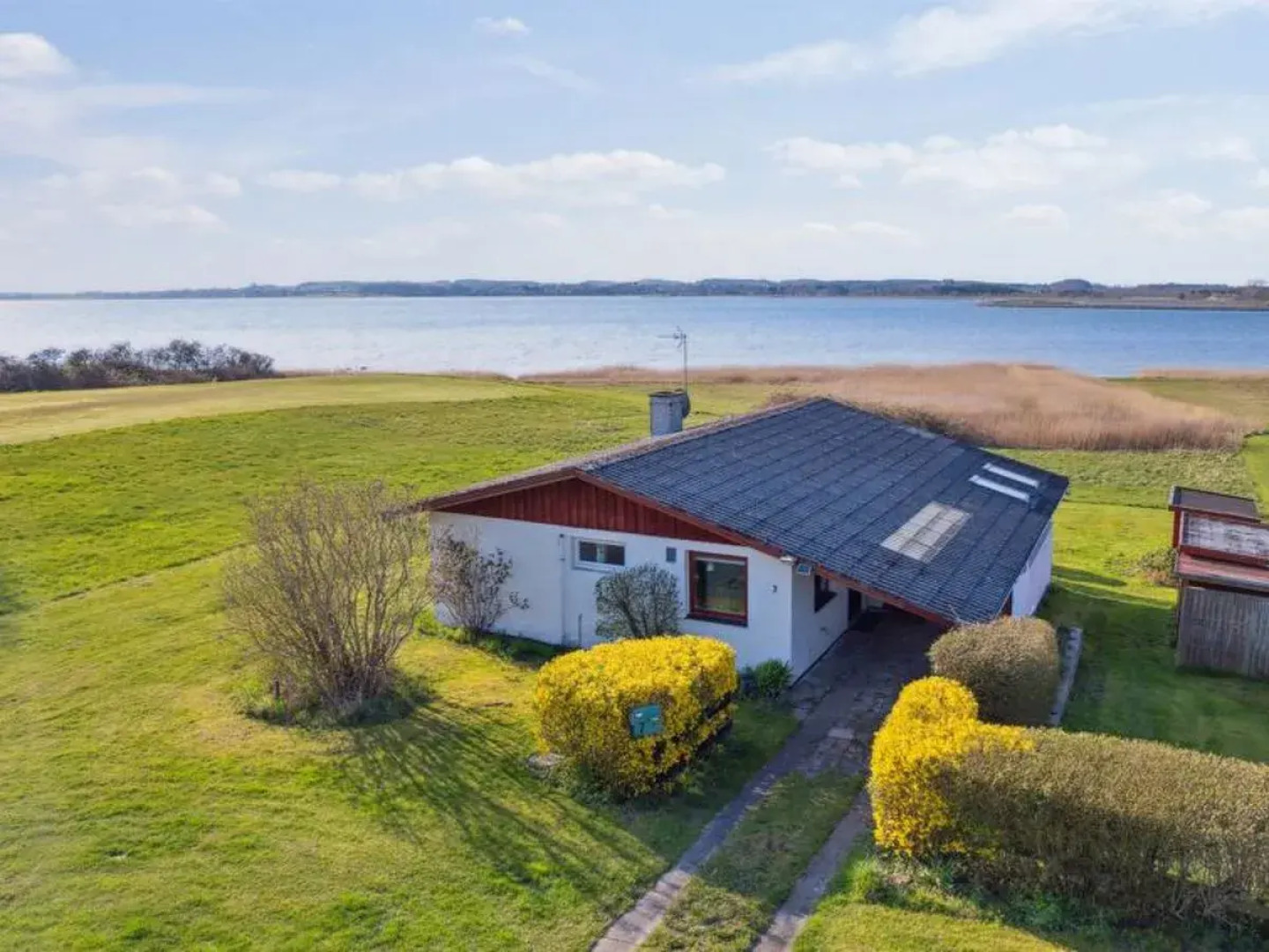 "Velika" - 25m to the inlet in Sealand