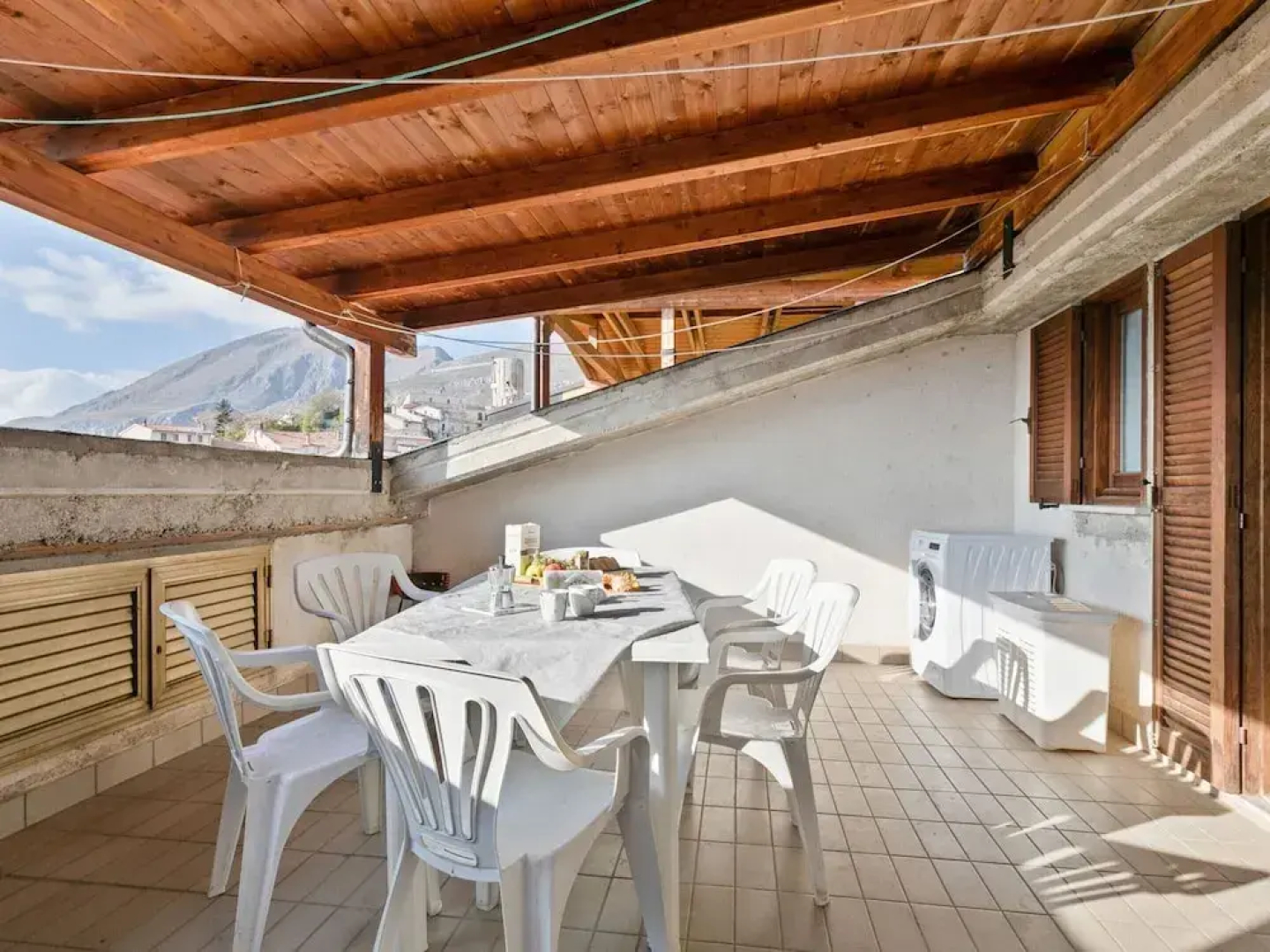 Belvilla by Oyo Sirente House