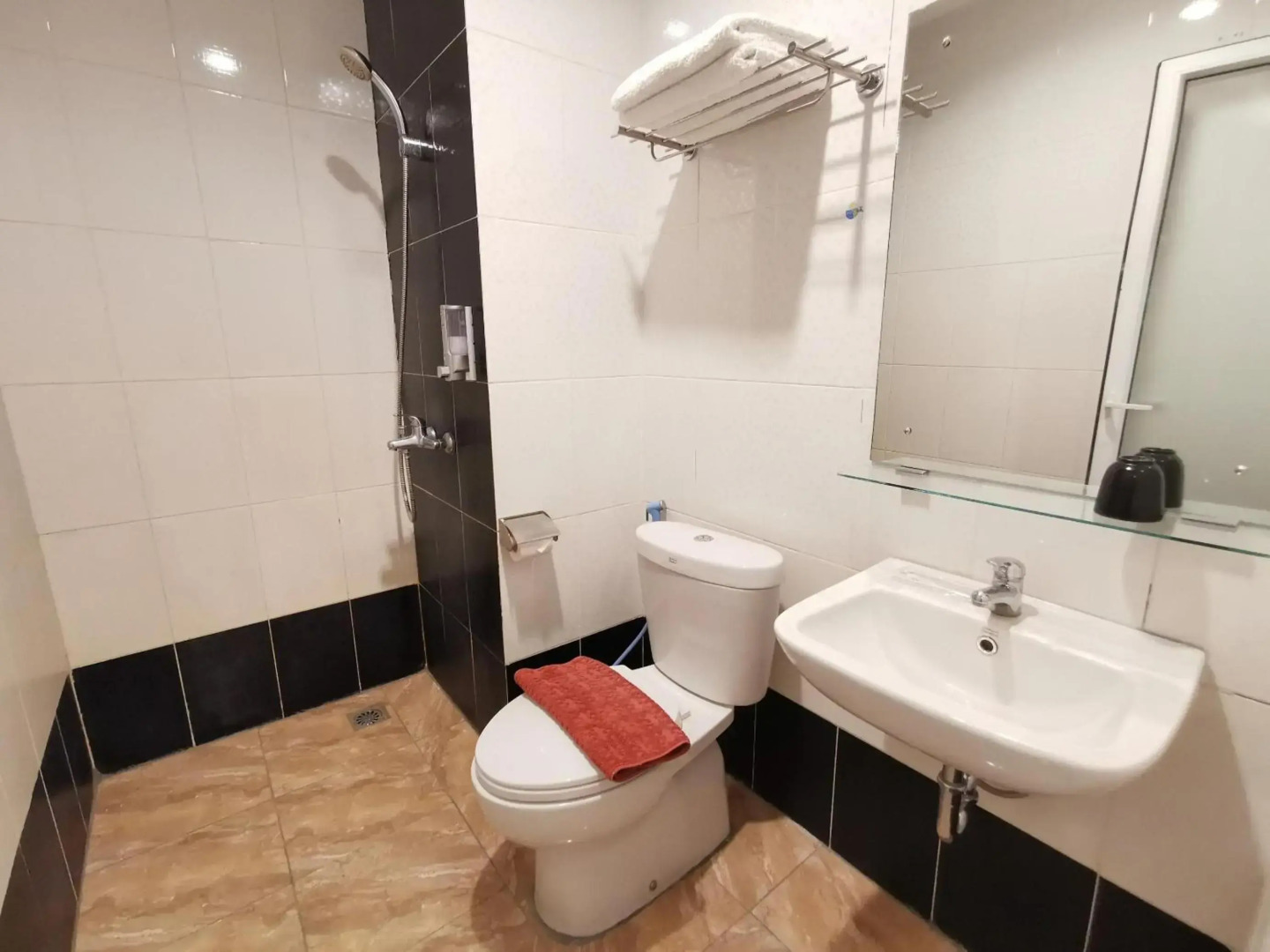Marilyn Hotel Serpong