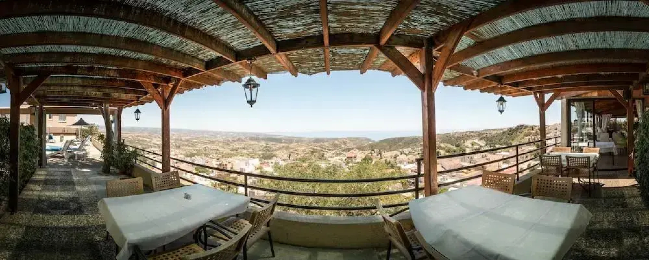 Hill View Restaurant & Apartments