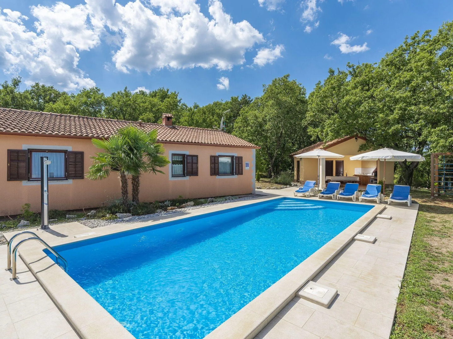Holiday home Fragola with Outdoor Swimmingpool  in Tinjan