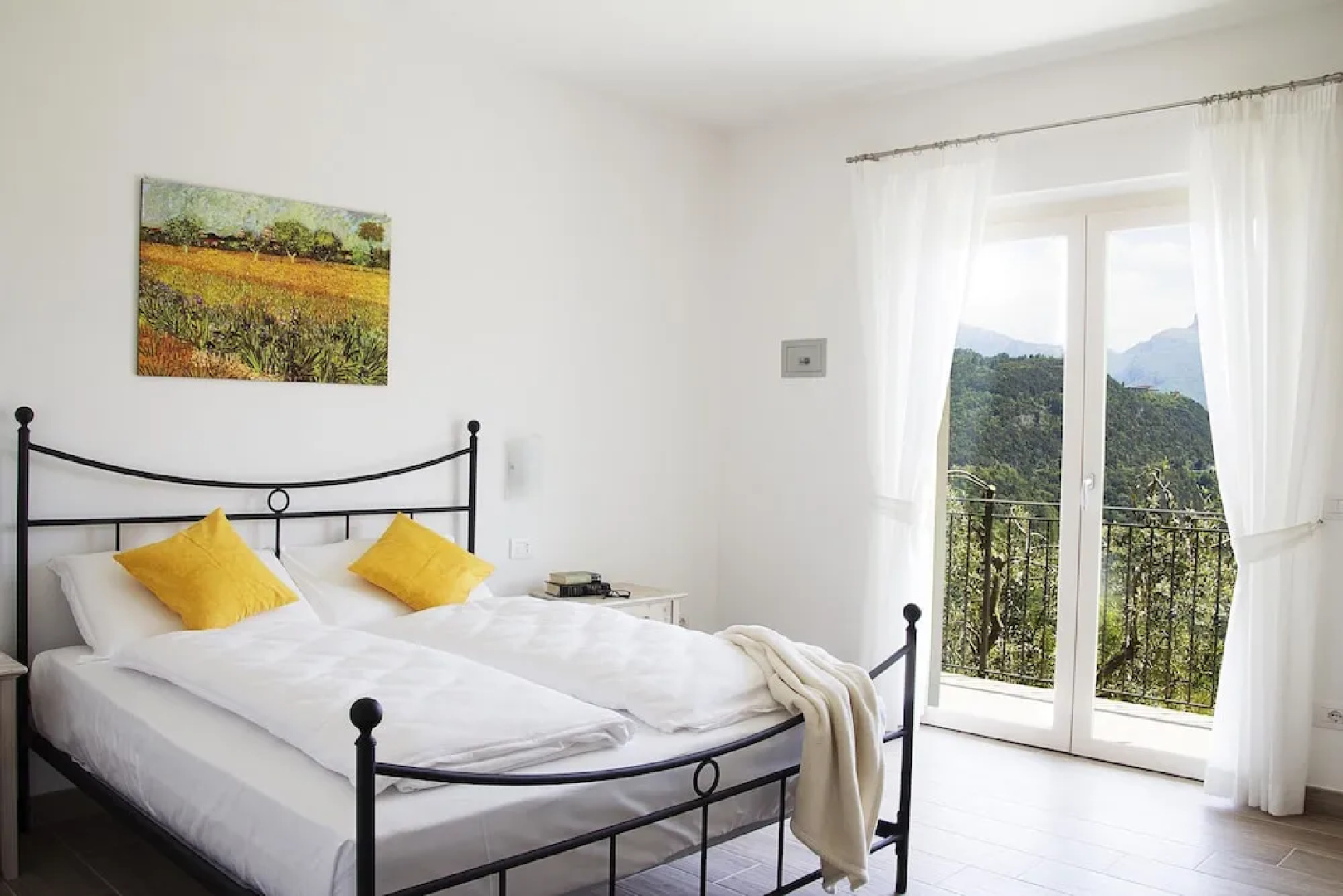 Mos Country House