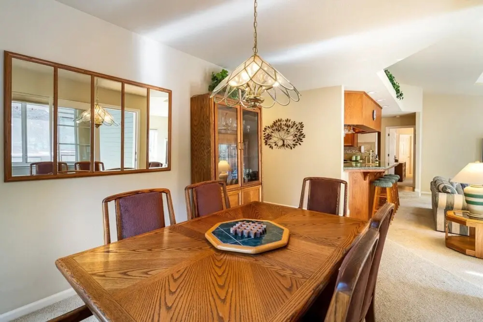 Happy Trails - Updated Home with Cozy Sunroom by Yosemite Region Resorts