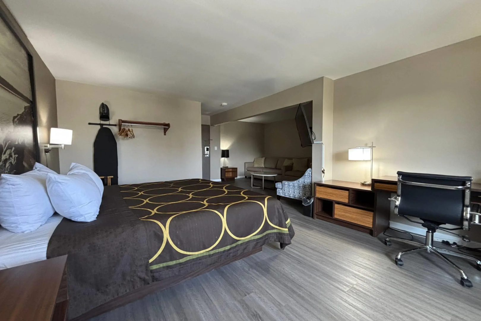 Super 8 by Wyndham Alton