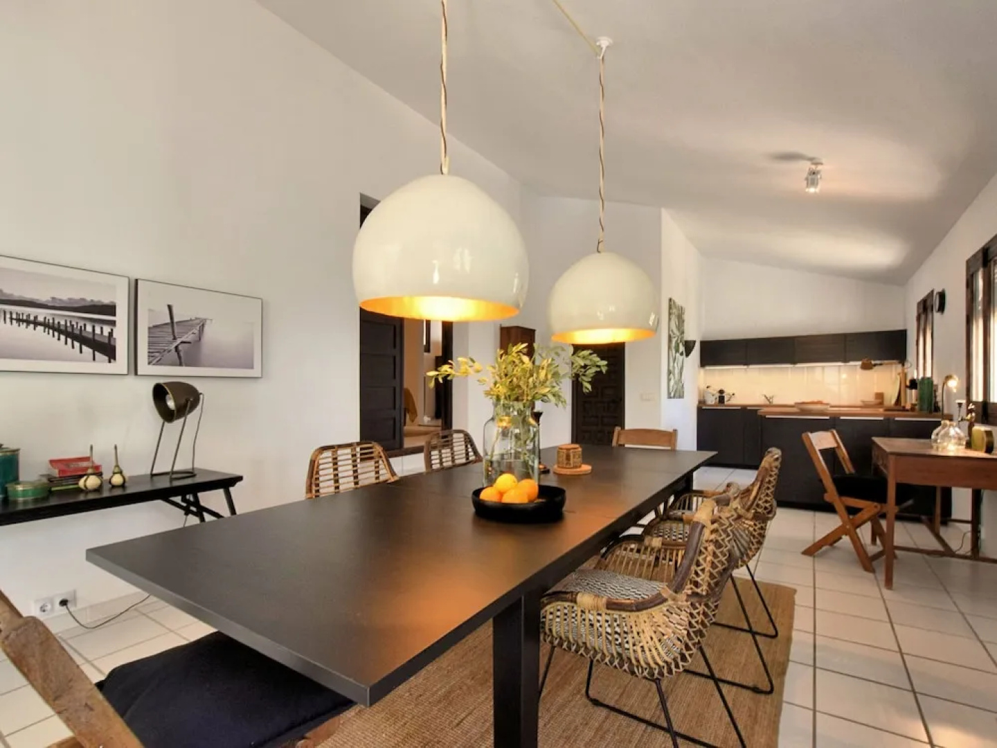 Splendid Villa With in Sayalonga Swimming Pool