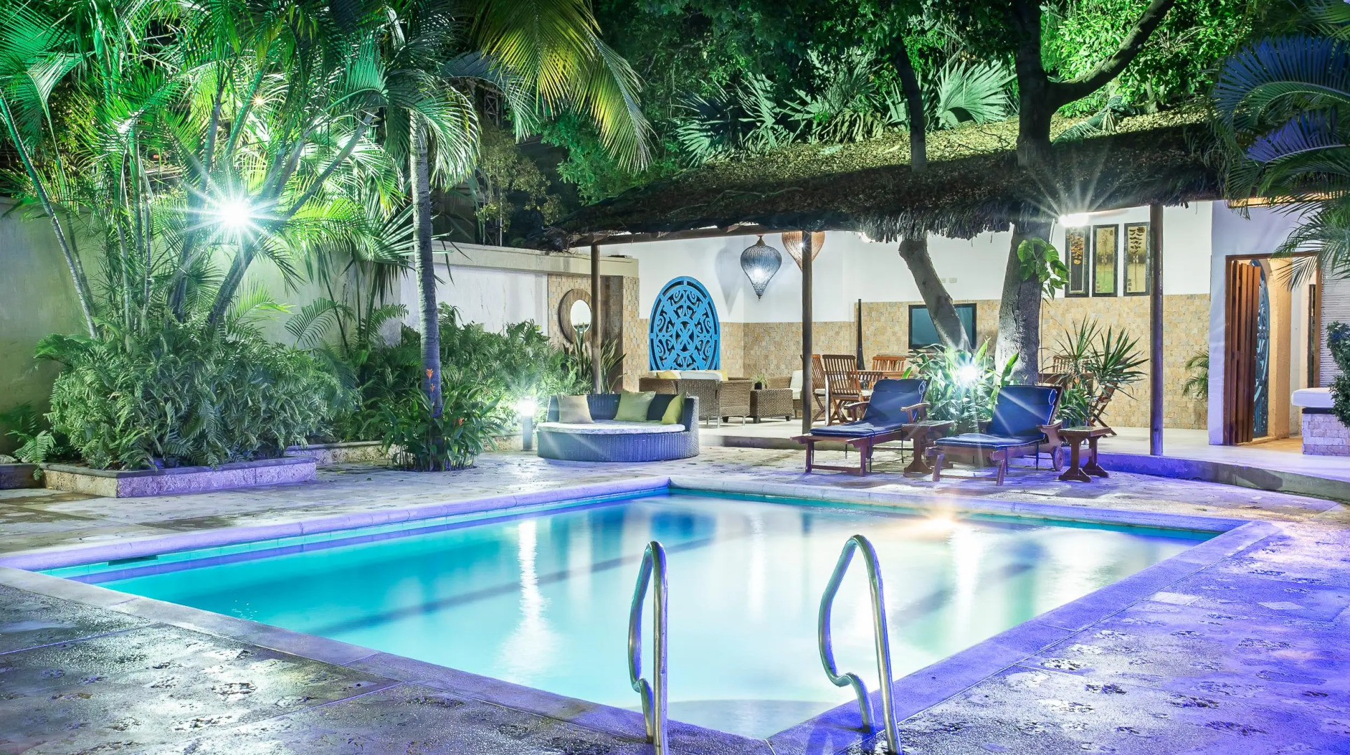 Hotel Santorini Express y Cabañas