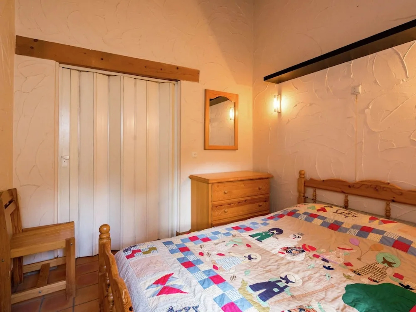 Cosy and Snug Holiday Home With Joint Swimming Pool