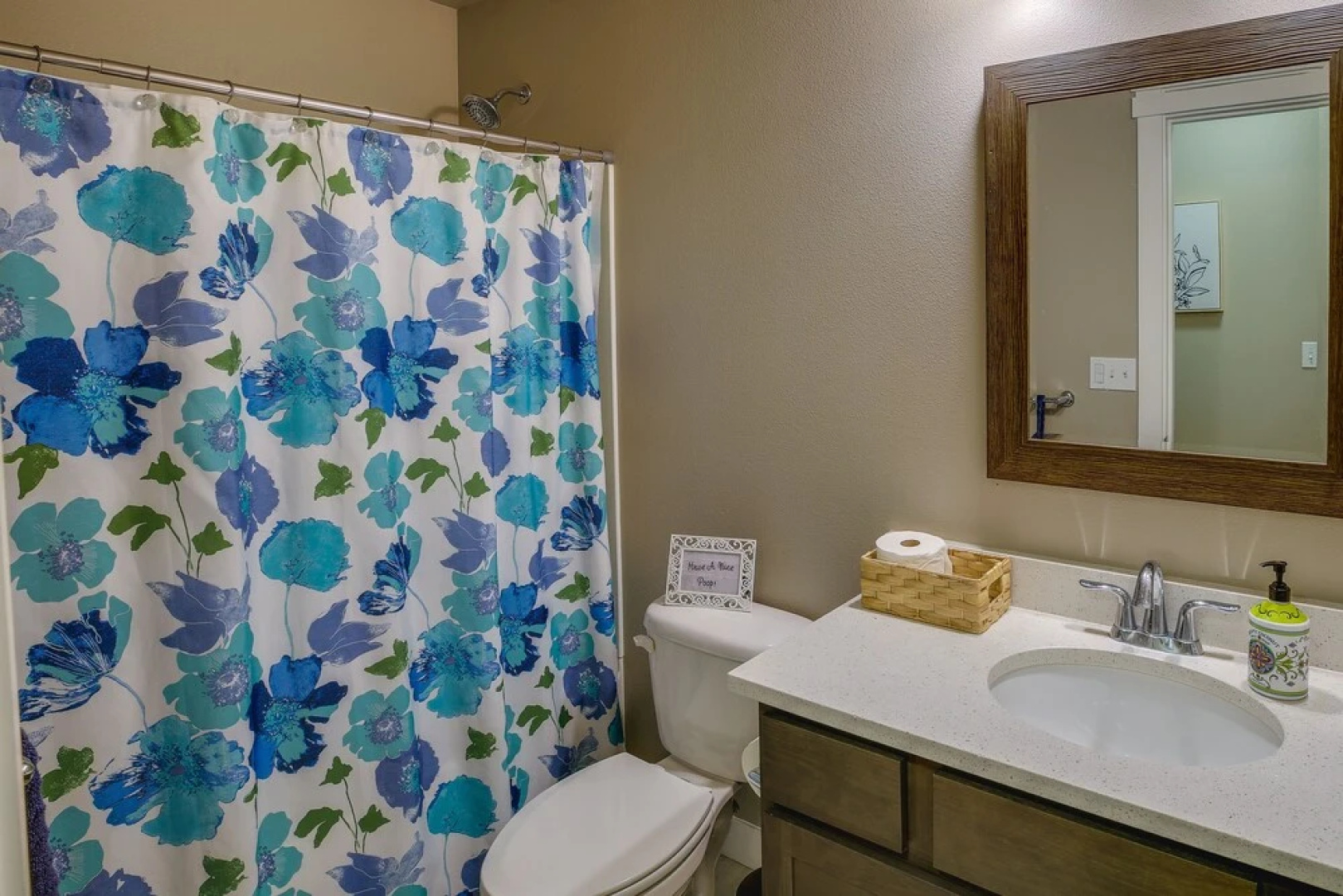 Charming Wasilla Getaway w/ Fireplace & Gas Grill!