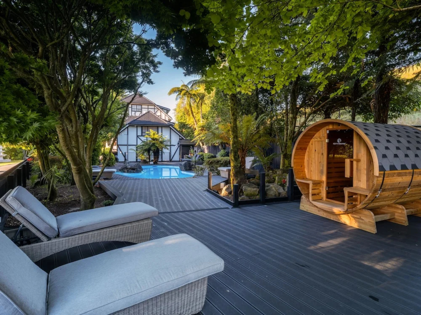 Hana Lodge