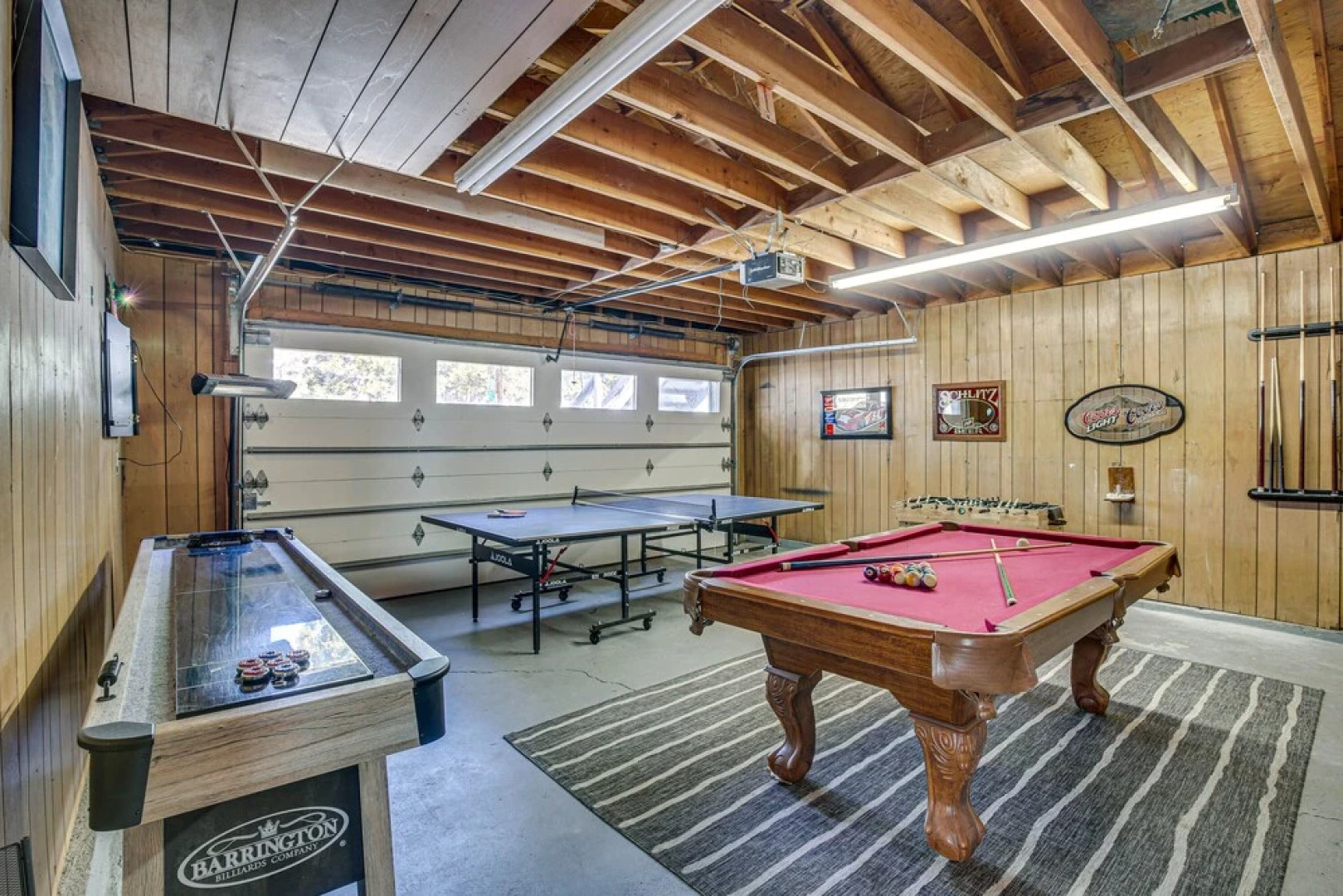 Chic Alpine Hideaway: Hiking, Skiing + Exploring!