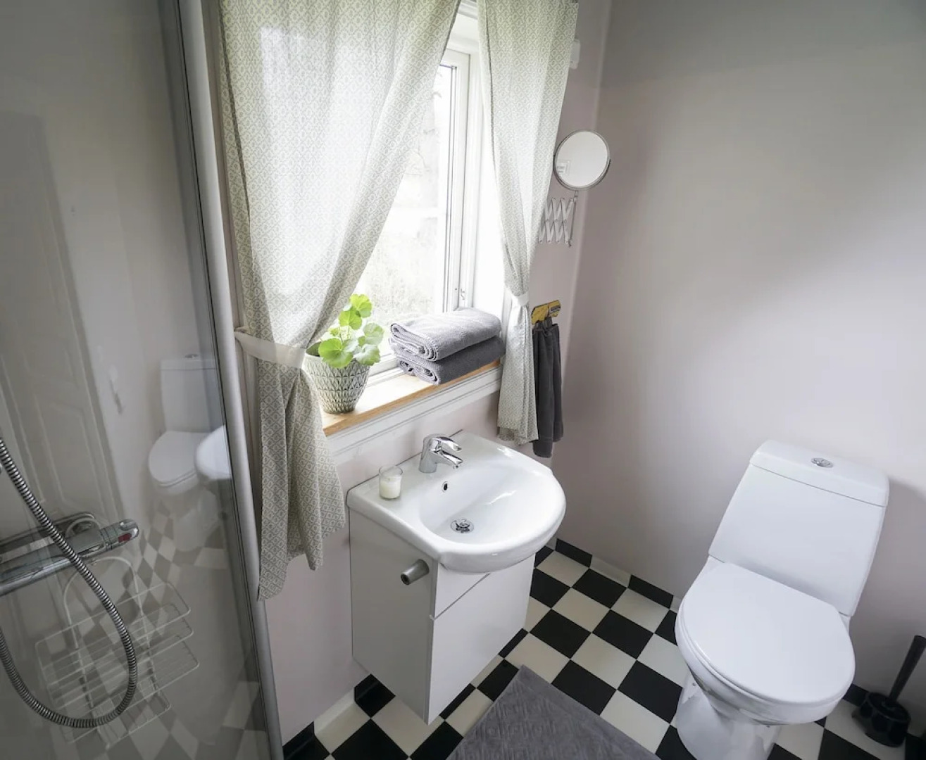 Anfasteröd Gårdsvik