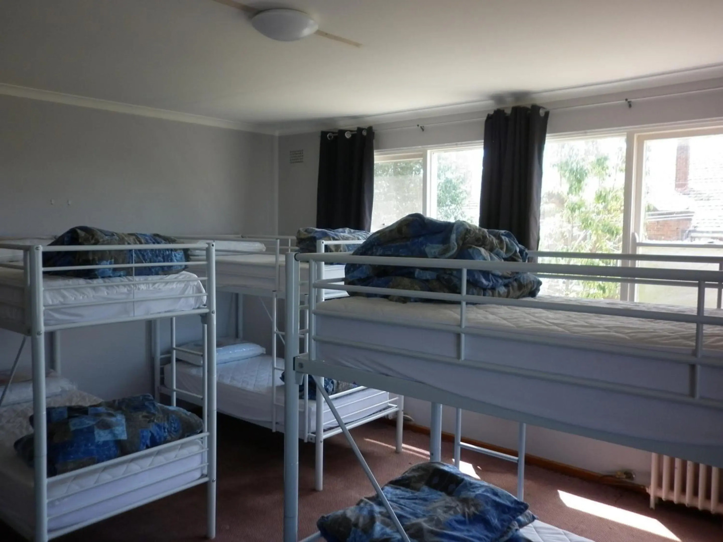 Young Budget Accommodation - Hostel
