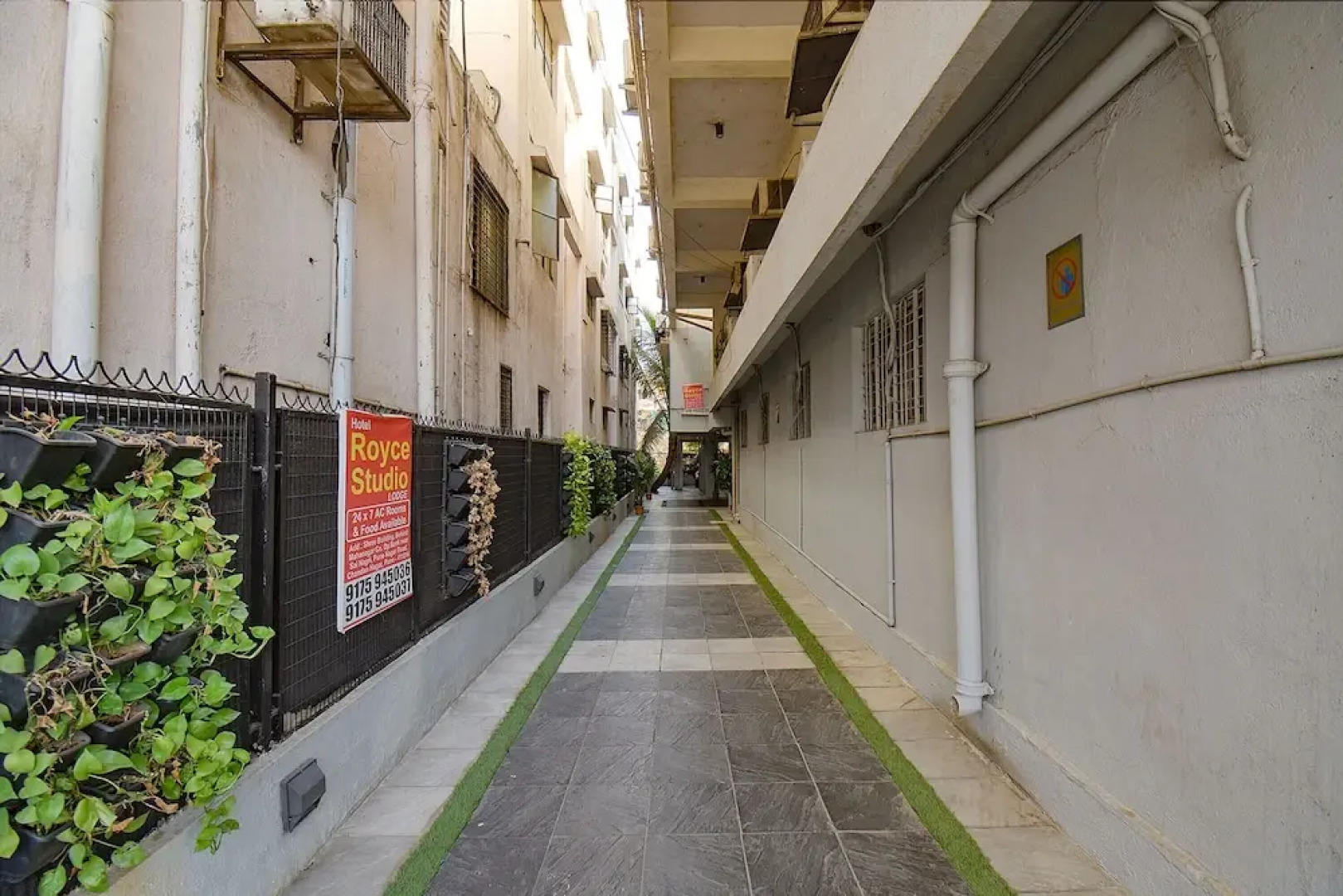 Fabhotel Royce Studio Apartments