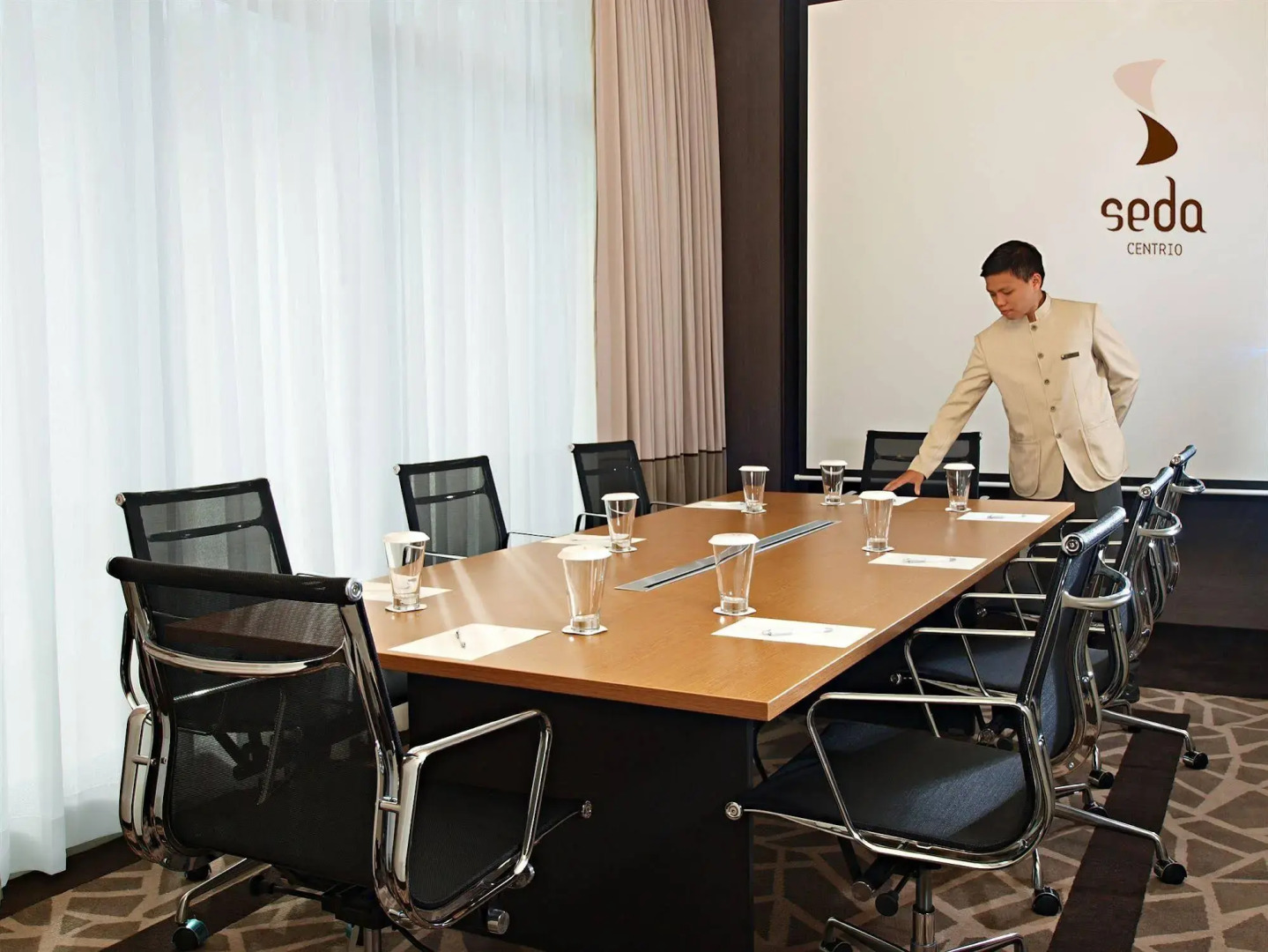 Seda Centrio - Newly Renovated