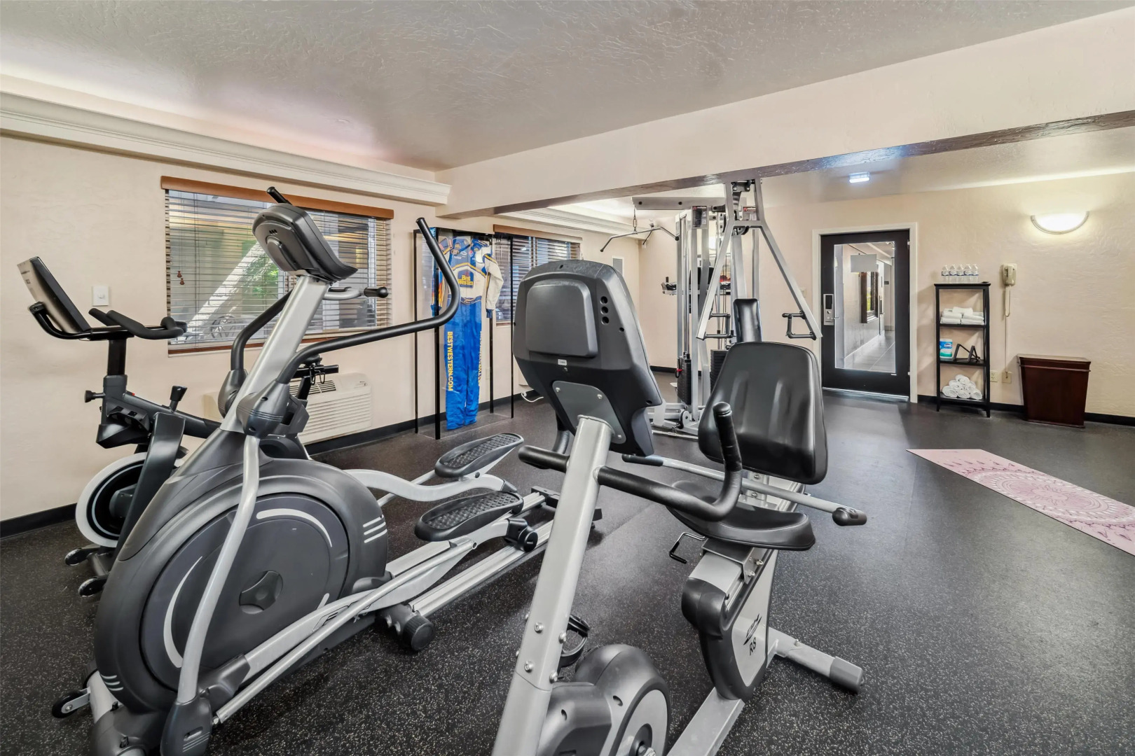 Best Western Plus Hilltop Inn
