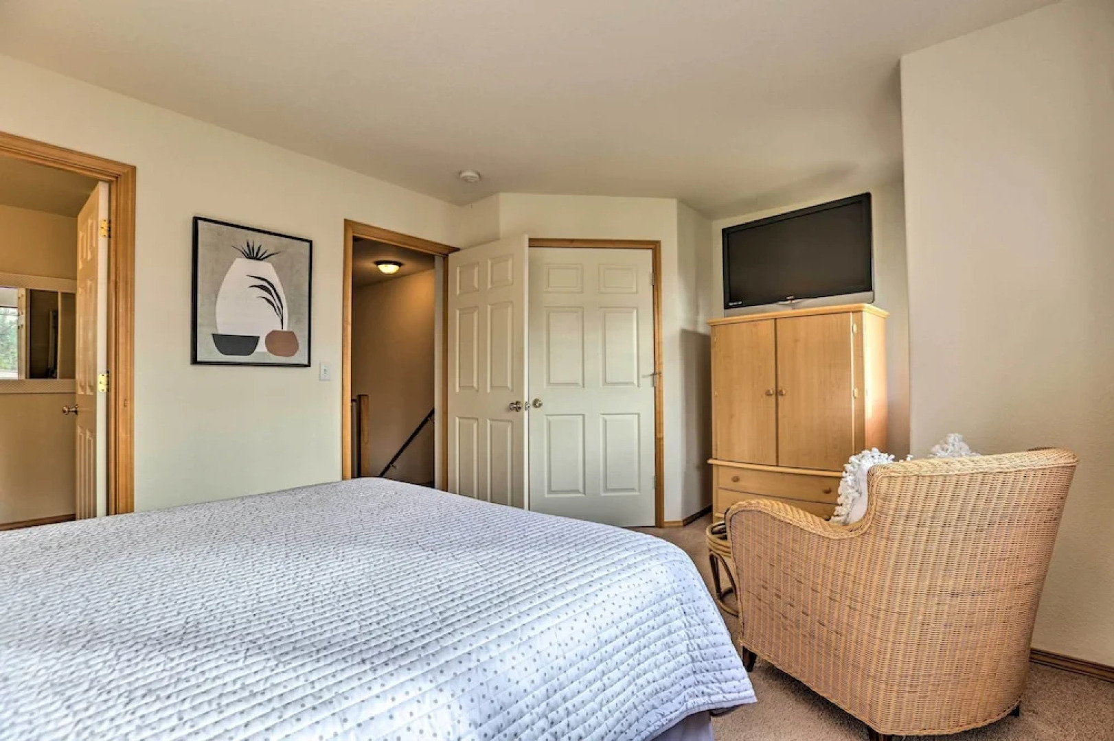 Idyllic Redmond Townhome w/ Furnished Deck!