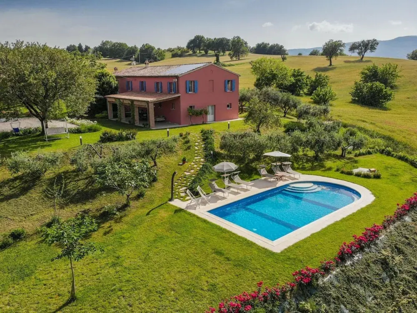 Belvilla by OYO Villa Cucco
