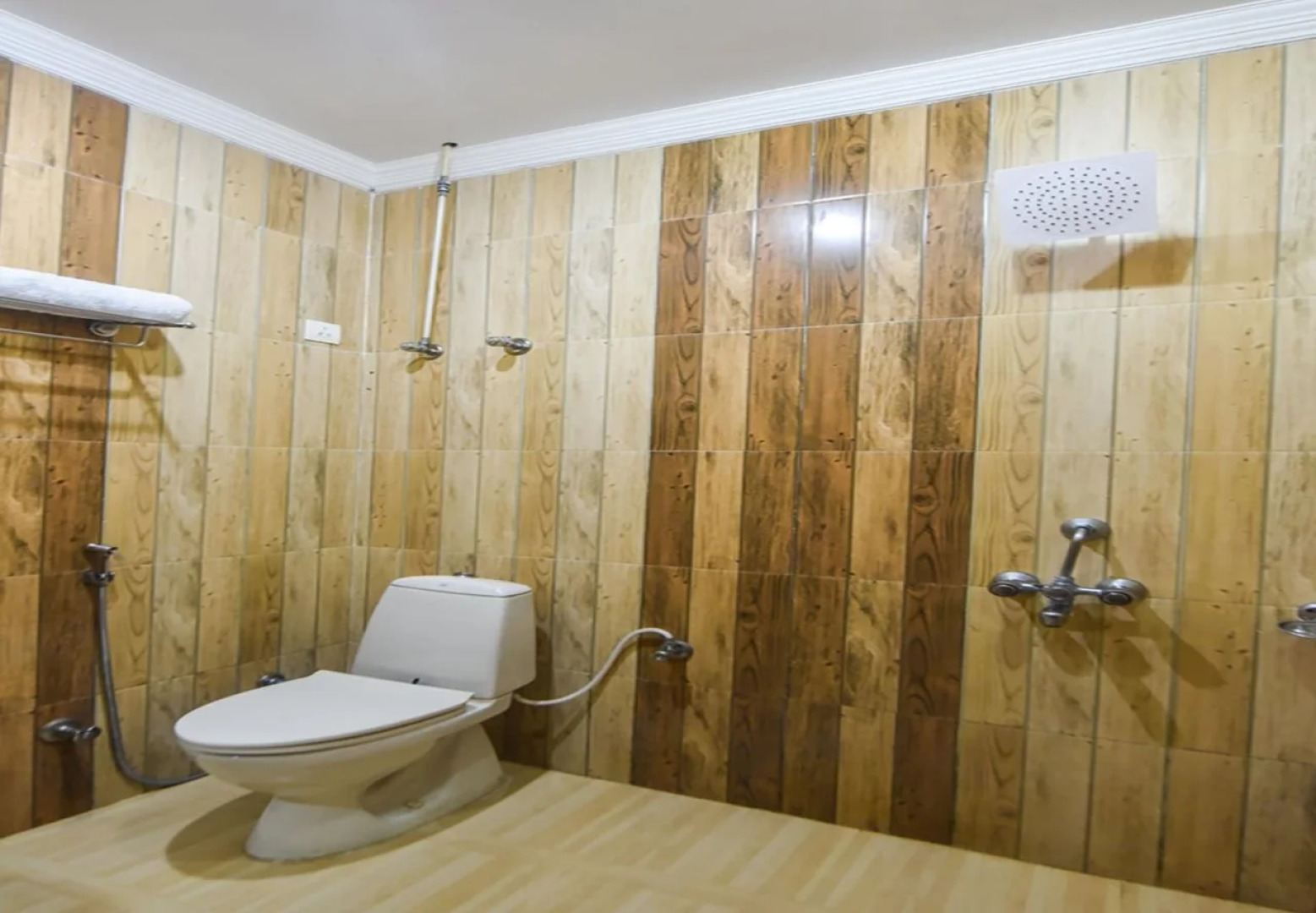 OYO 4751 Hotel Akashdeep