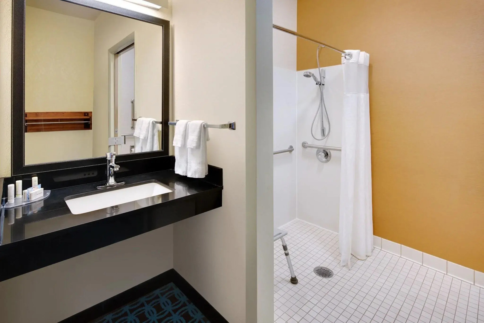 Fairfield Inn and Suites by Marriott Indianapolis Airport
