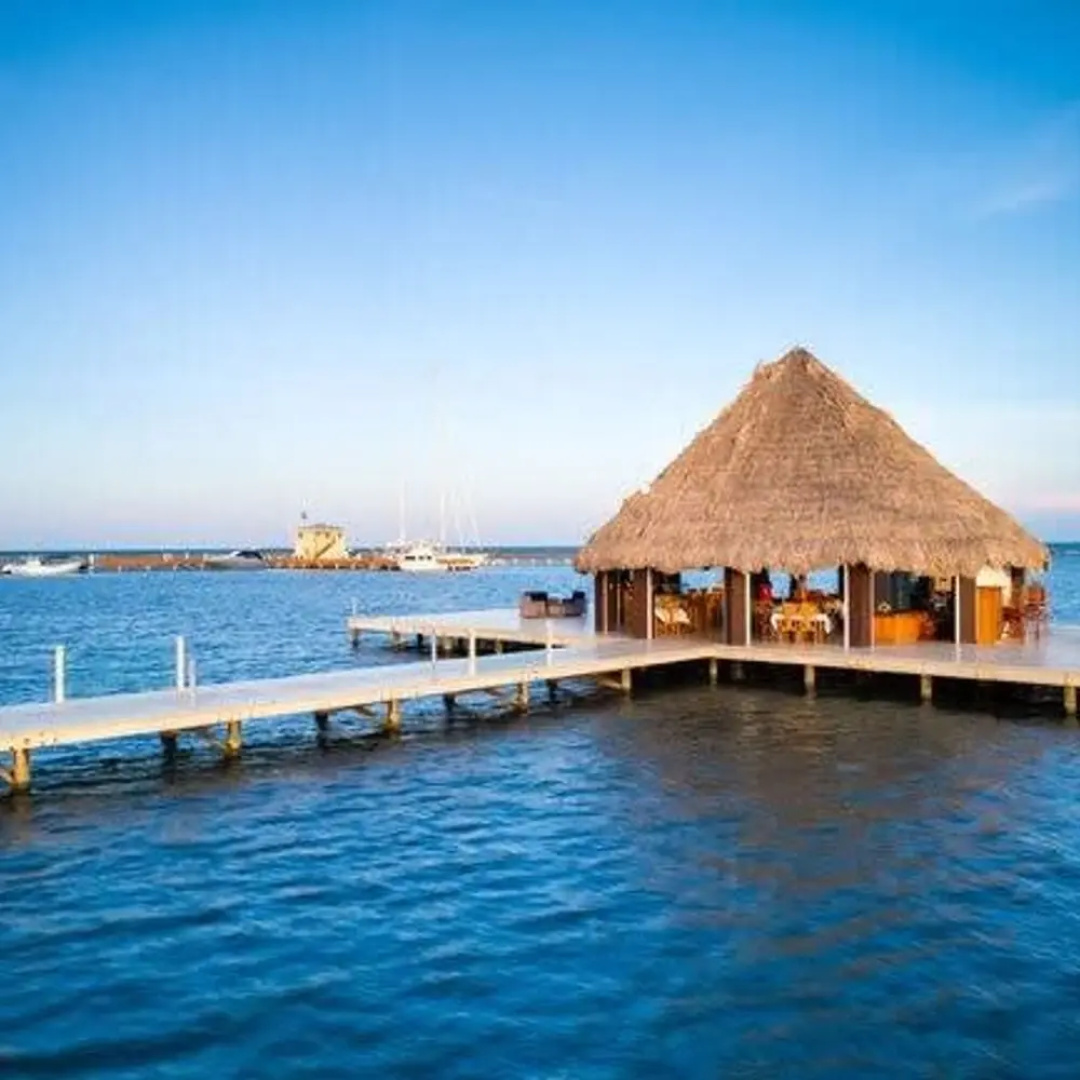 Rum Punch- Beachfront Bungalow Pool Kayaks Pier