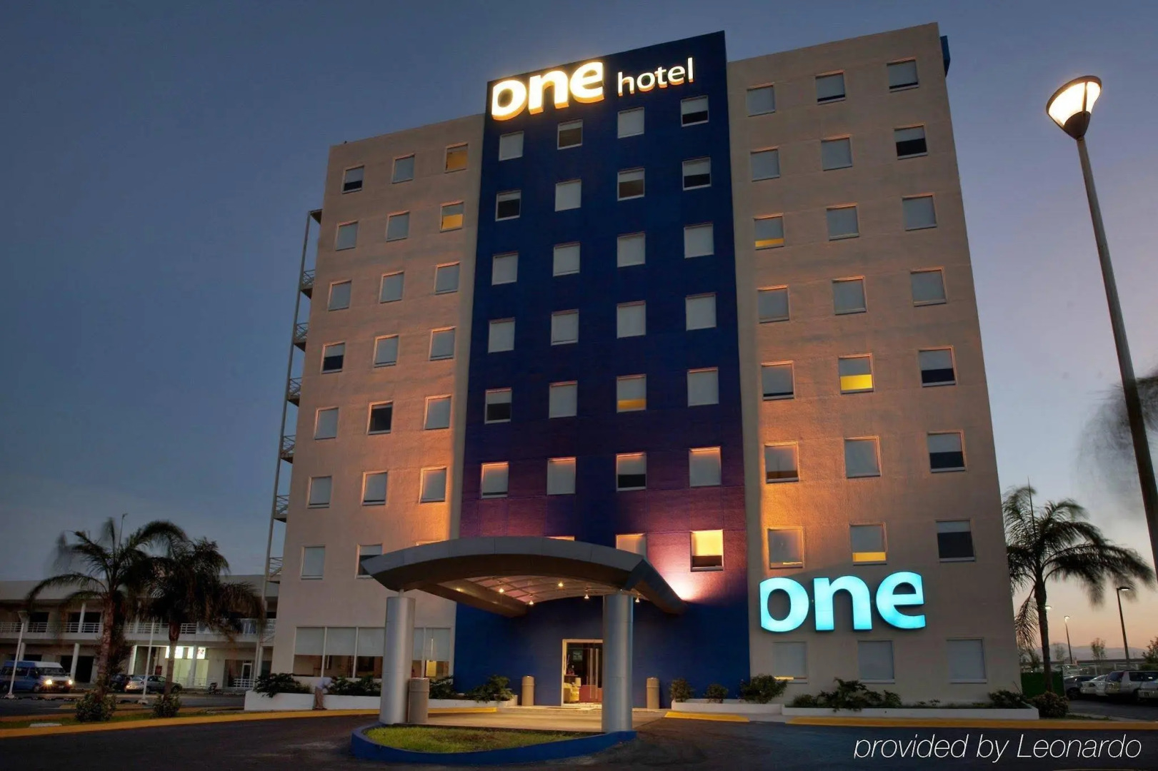 One Monterrey Aeropuerto