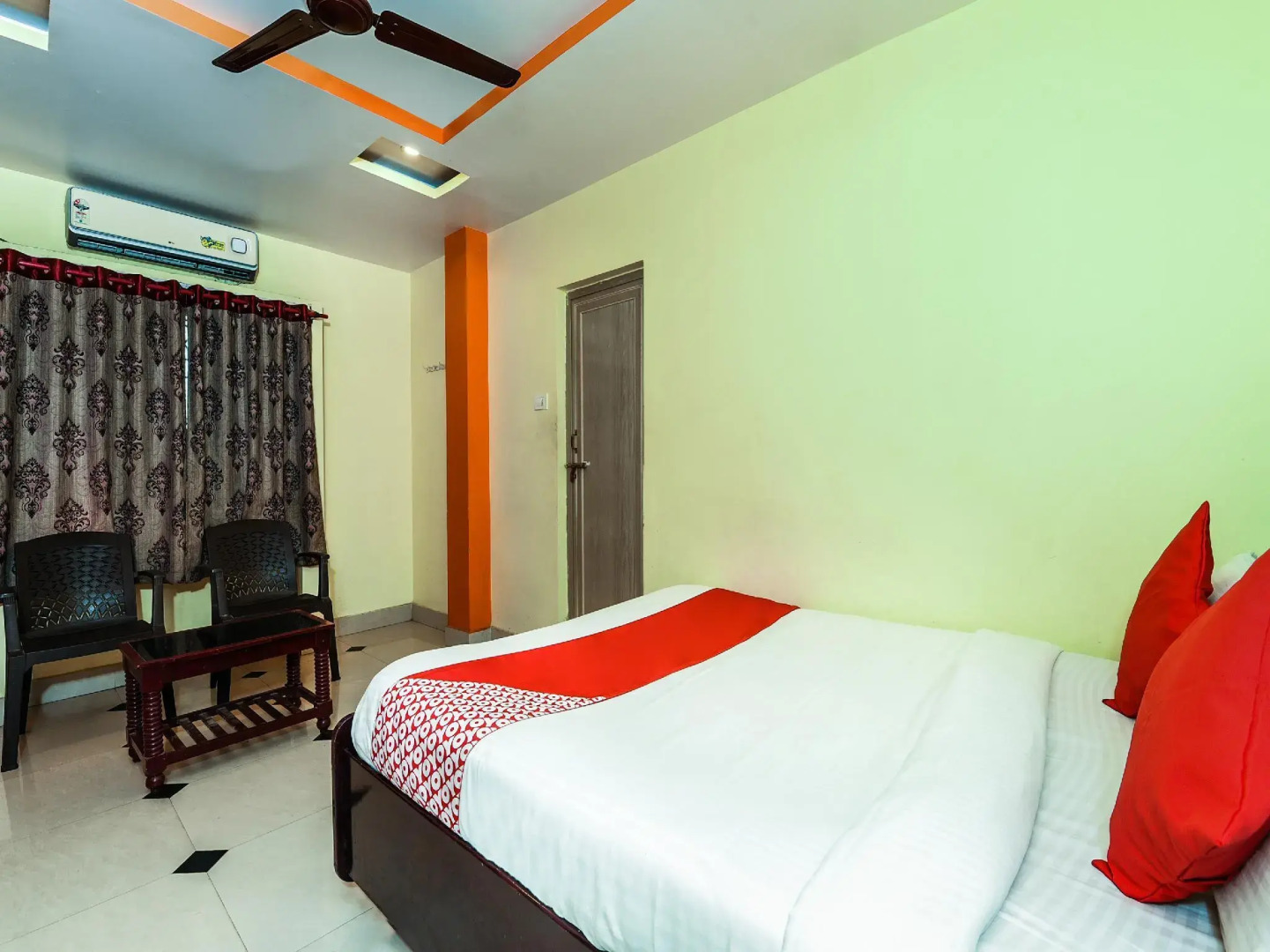 OYO 13425 Sindhura Guest House