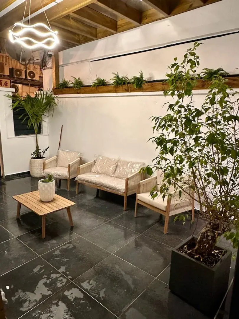 Cyrus Hotel-House