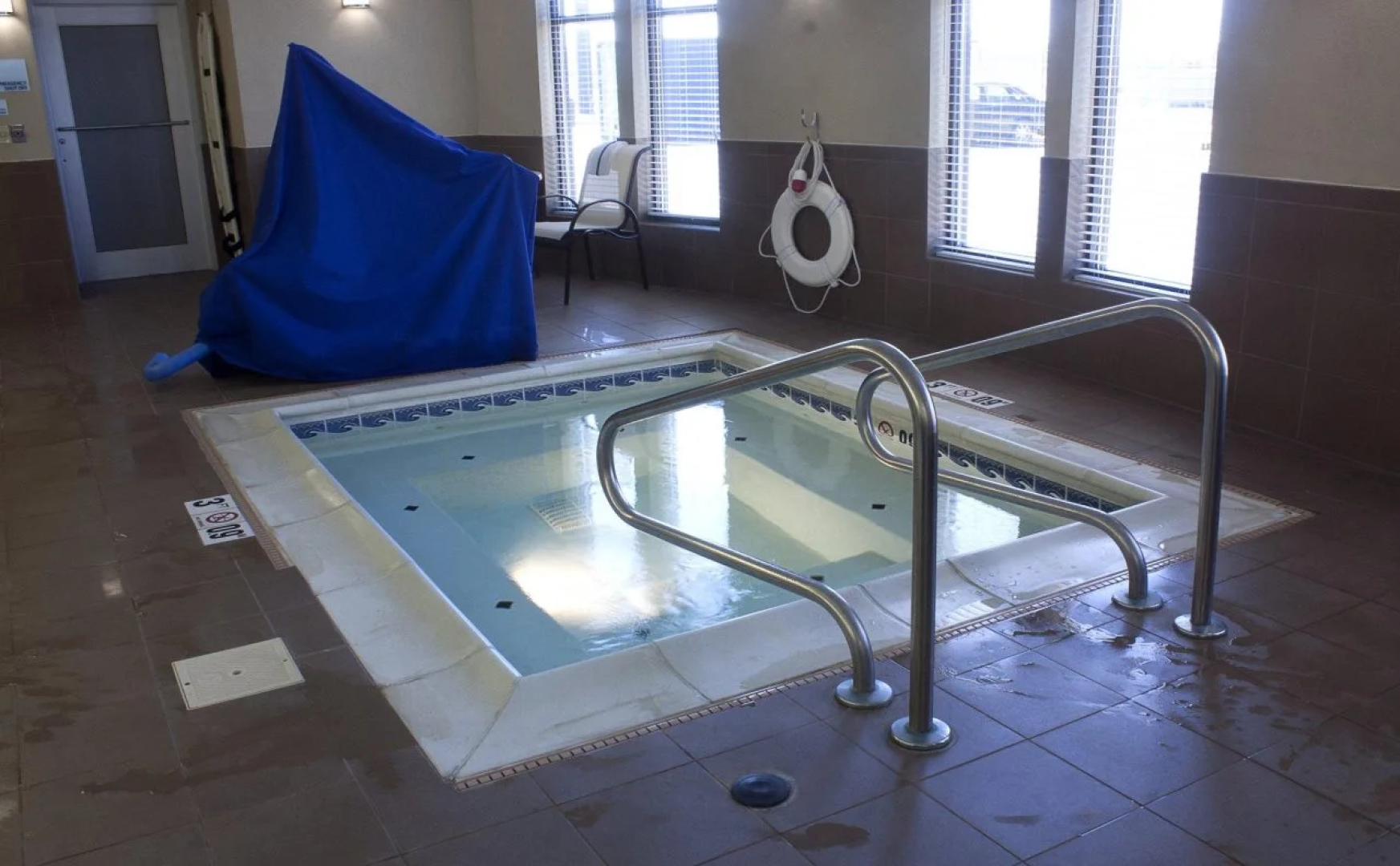 Holiday Inn Express & Suites Youngstown West - Austintown by IHG