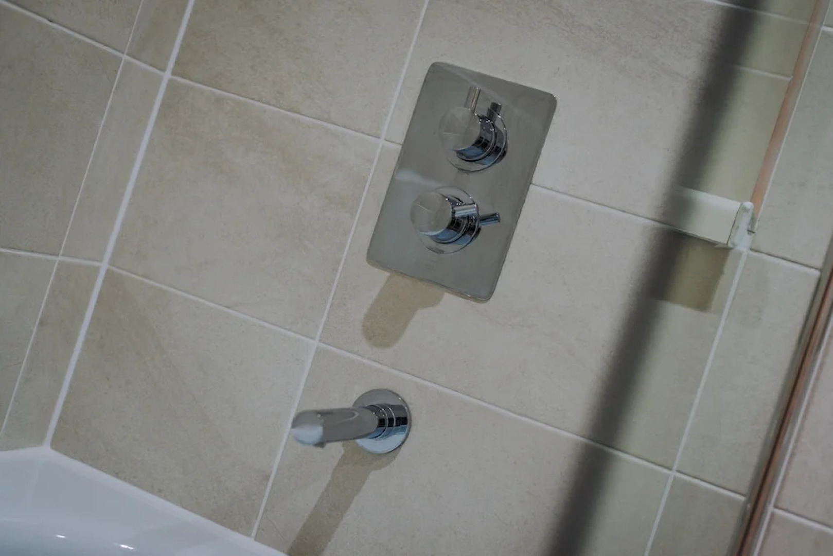 Contemporary 1 Bed Apartment Media City