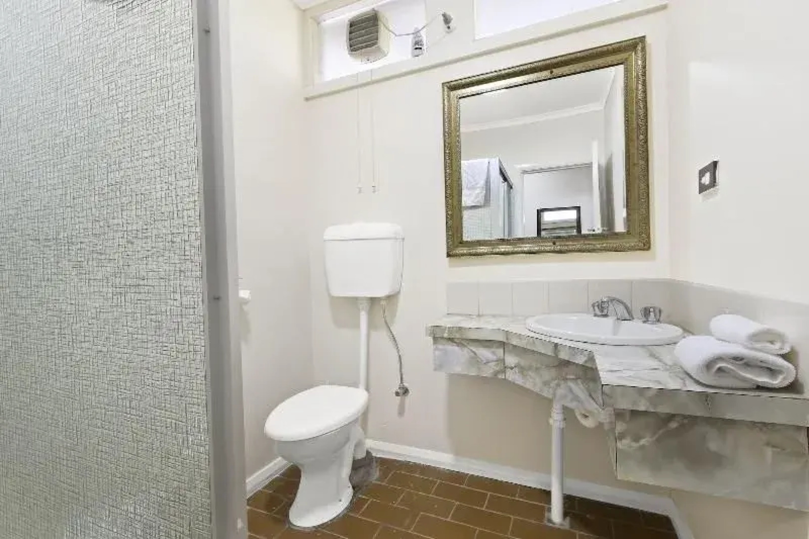 Nowa Nowa Hotel Motel