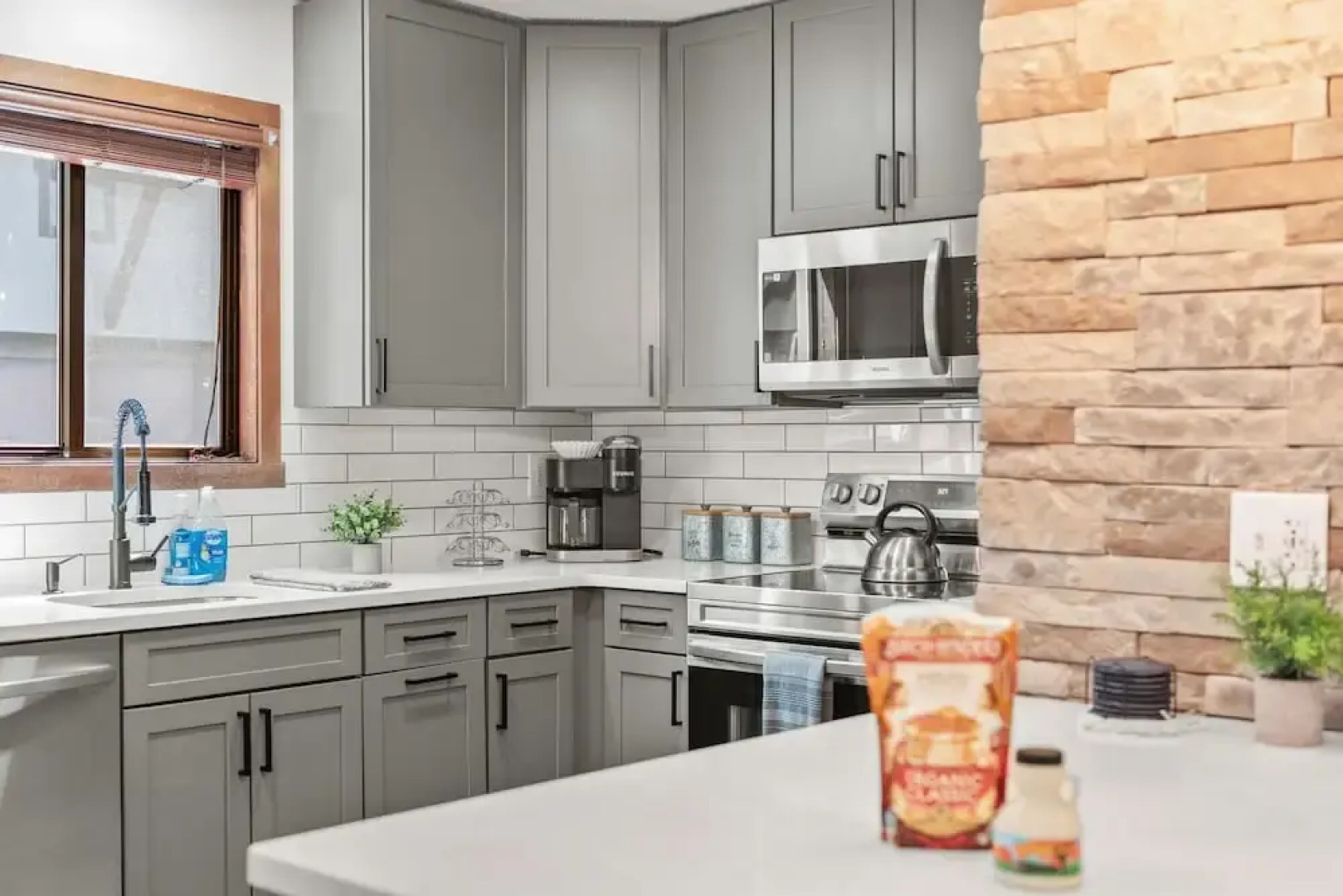 The Bear s Den by Avantstay Prime Location Renovated w Movie Game Room