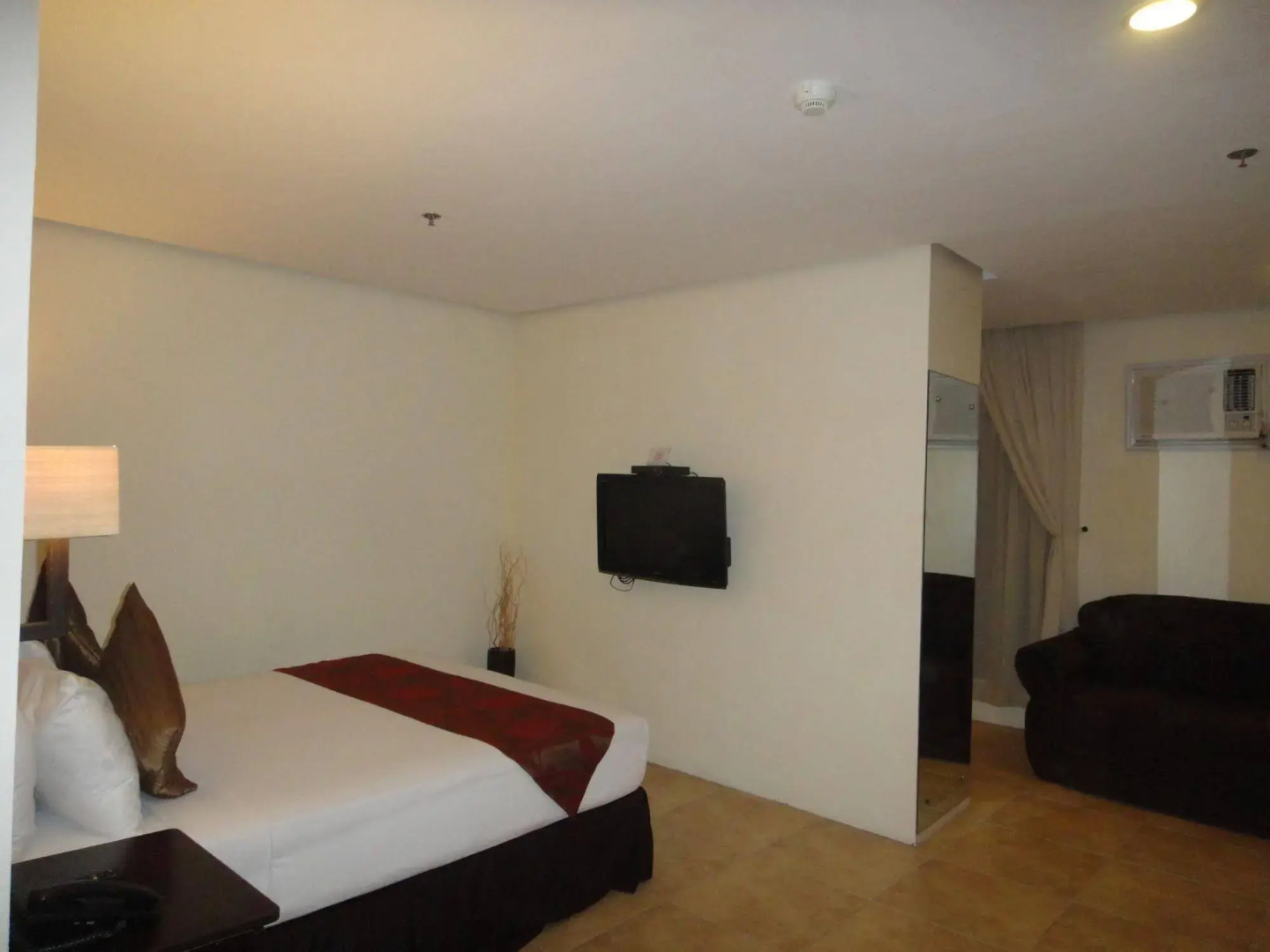 Premiere Citi Suites