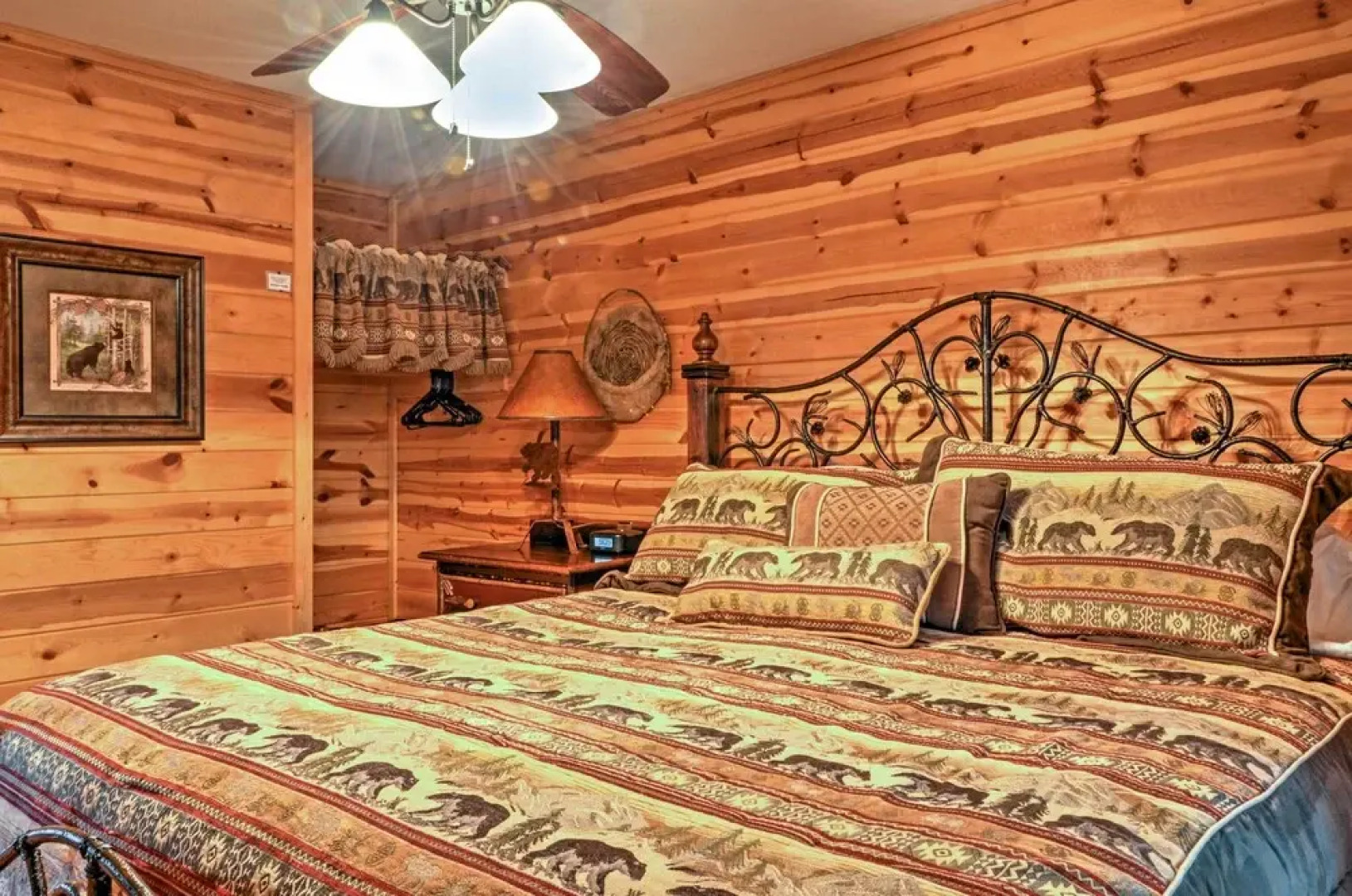 Rustic Cabin w/ Hot Tub: 2 Mi to Unicoi State Park