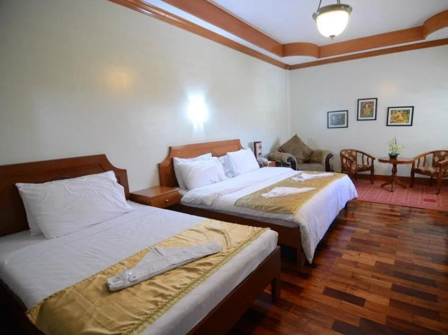 RedDoorz Premium @ Nick Hotel Gerona Tarlac