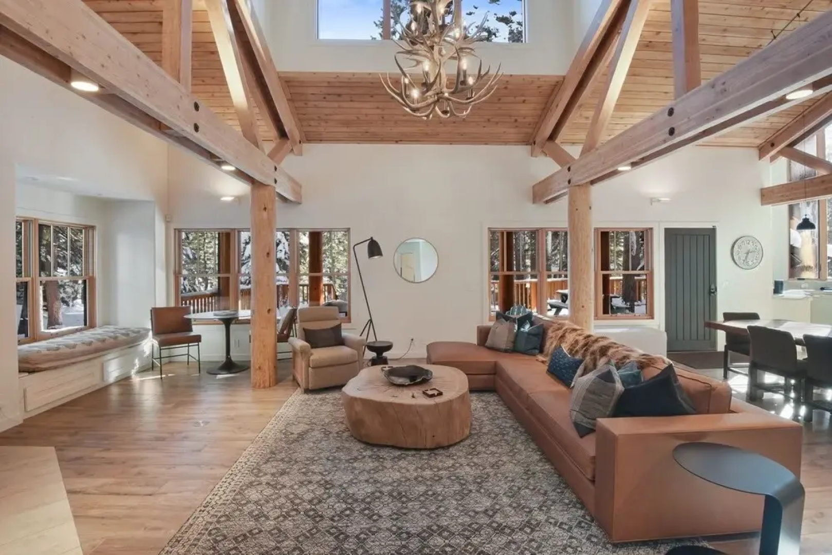 Old County Estate - Hot Tub 5 Bedroom Home by Redawning