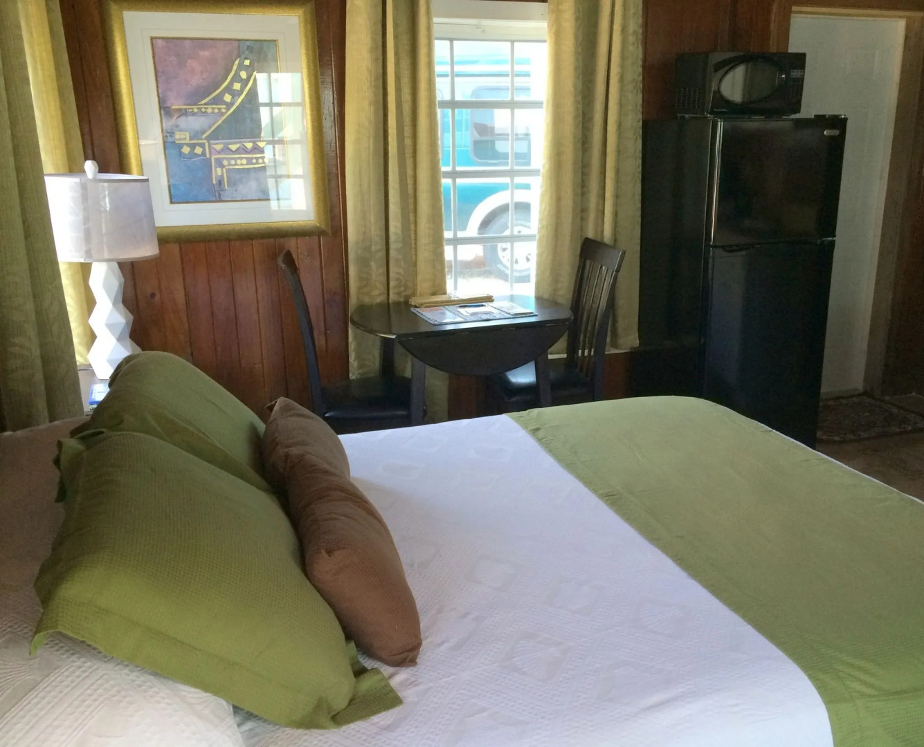 Captain Pips Marina & Hideaway