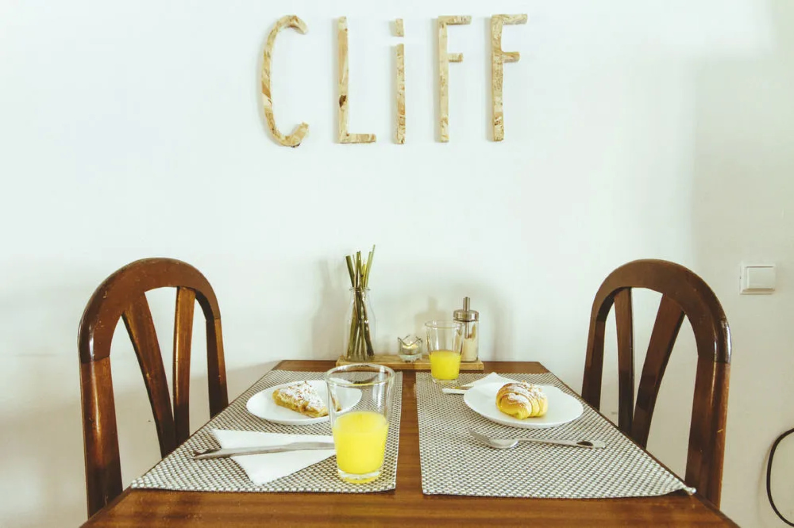 Cliff Surf Camp Hostel