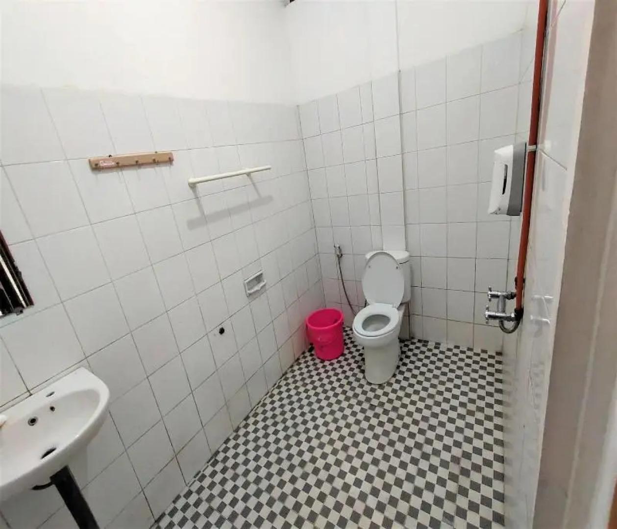 Penginapan Family Raya Lembang by ZUZU