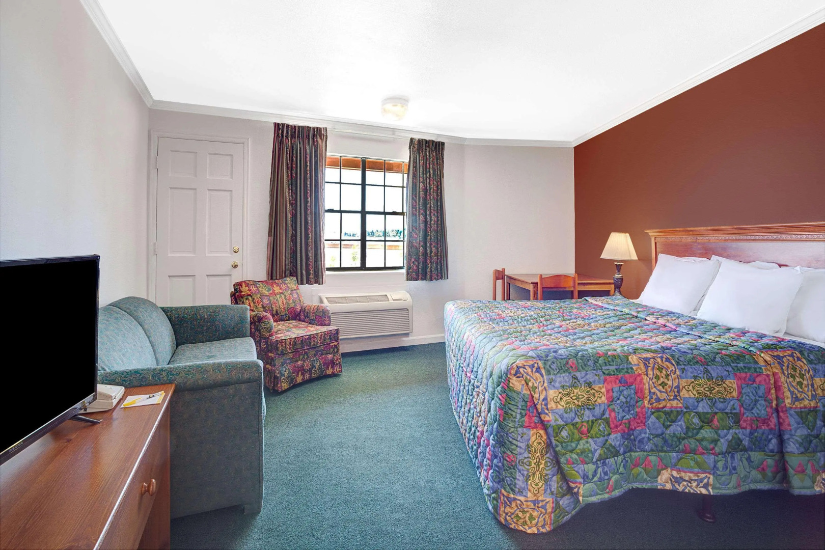 Days Inn by Wyndham Everett